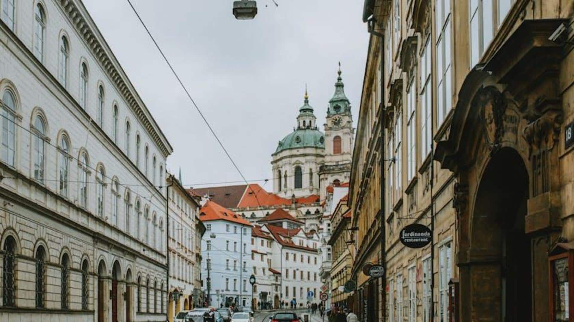 Menemukan Gang Rahasia di Praha yang Penuh Kerajinan