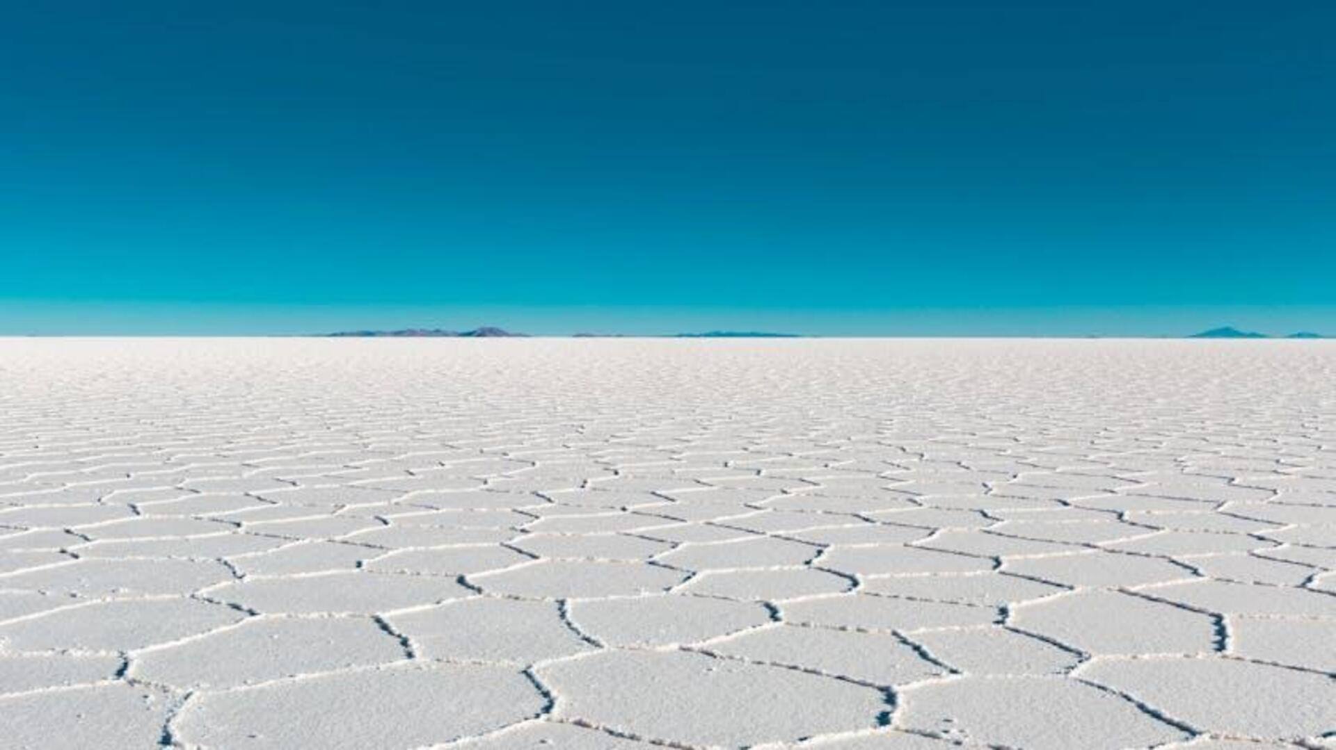 Menjelajahi Keindahan Salar de Uyuni dan Laguna Berwarna di Bolivia