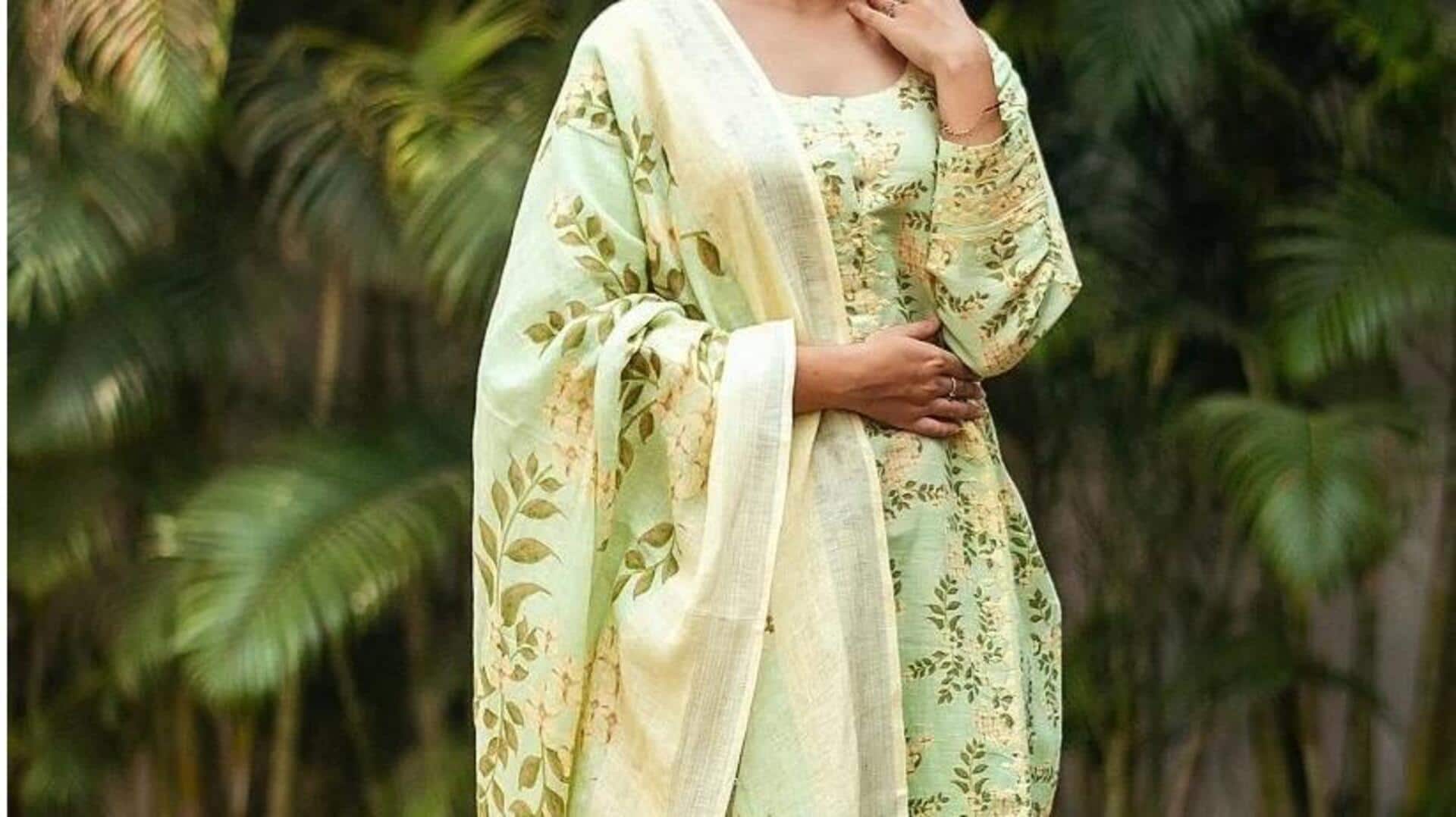 Palet warna musiman mengubah estetika mode India