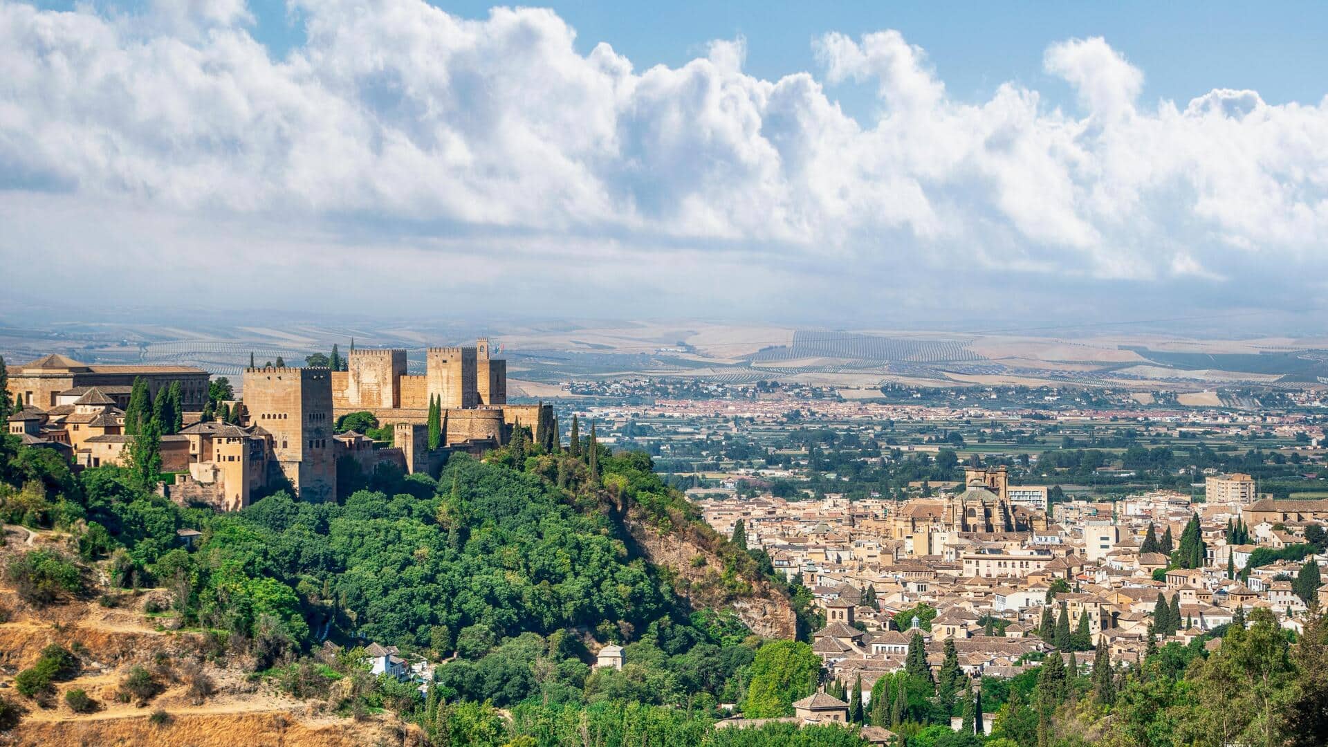 Lima Kota Pasar Berwarna-warni di Spanyol Selatan