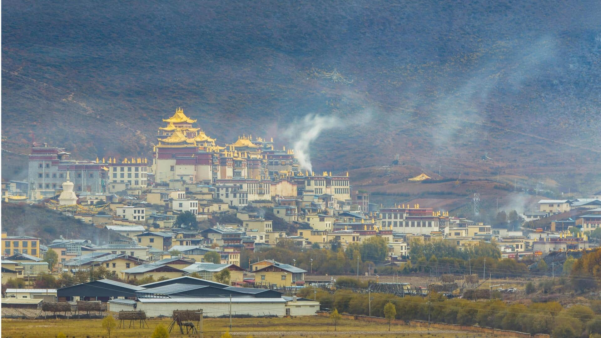 Menjelajahi Lembah Tersembunyi Shangri-La, Cina