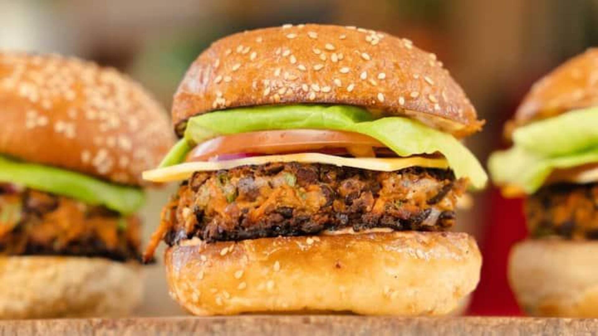 Kreasikan Burger Kacang Hitam Chipotle Berasap Dengan Resep Ini