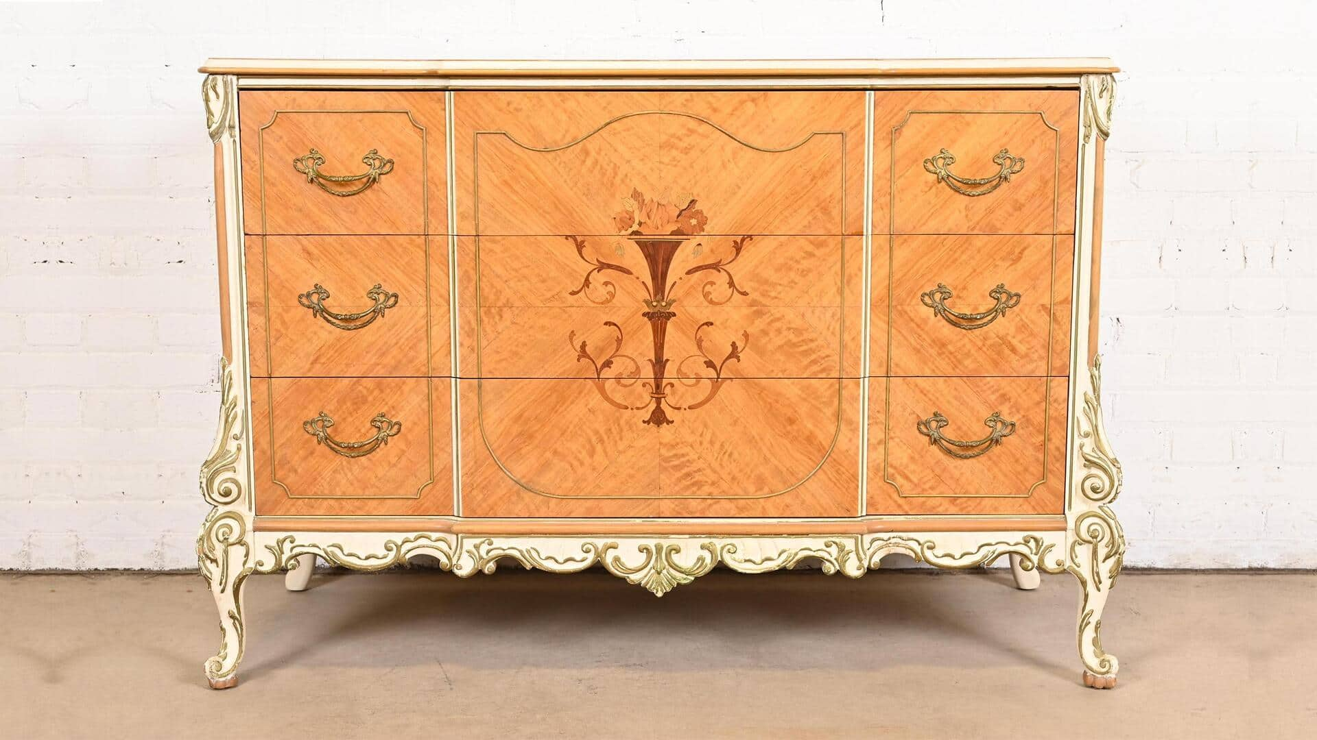 Pesona Marquetry Rococo: Keindahan Seni Rupa dengan Detail yang Rumit