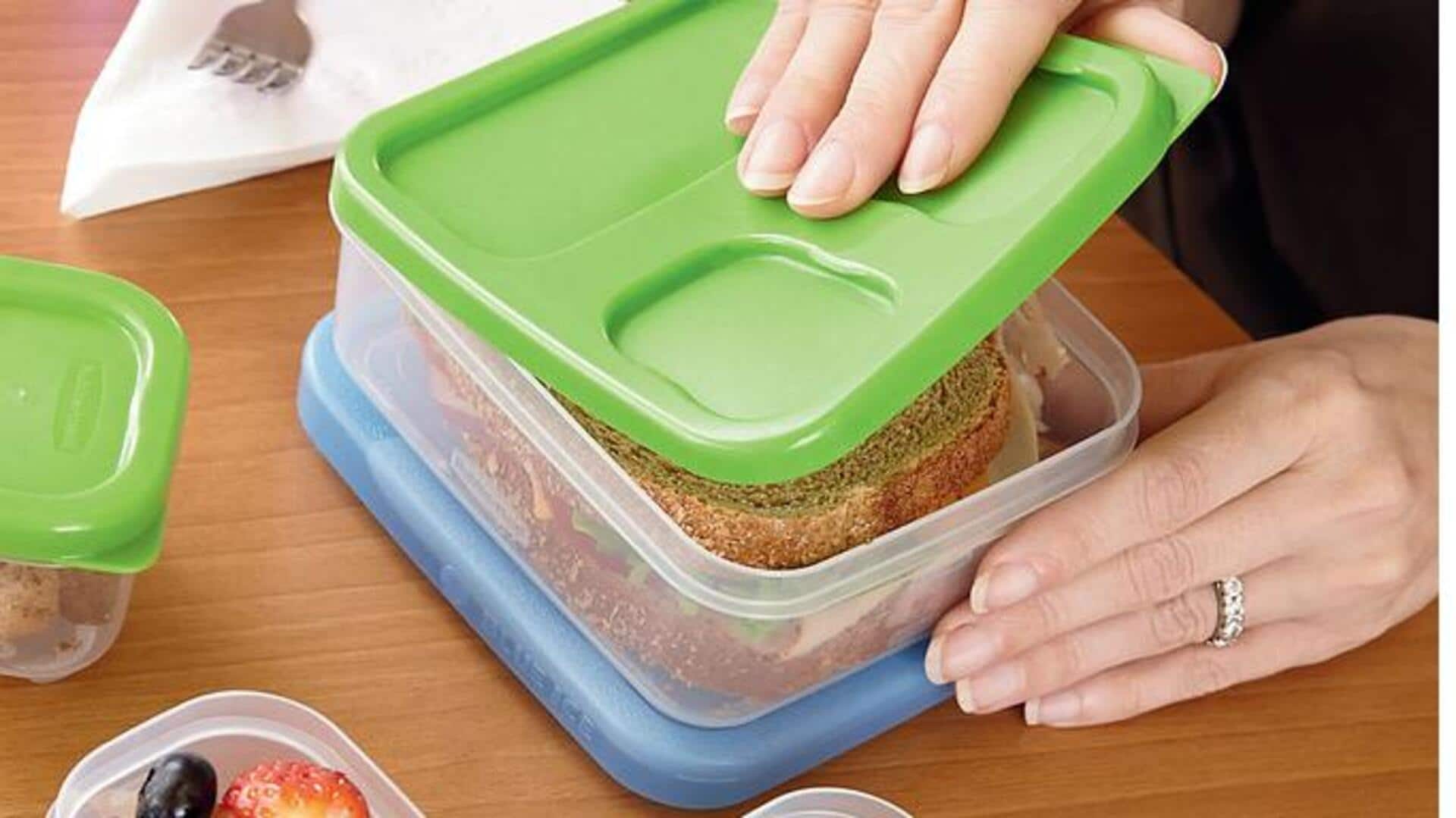 Mengubah ulang wadah makanan menjadi dekorasi dapur yang bergaya