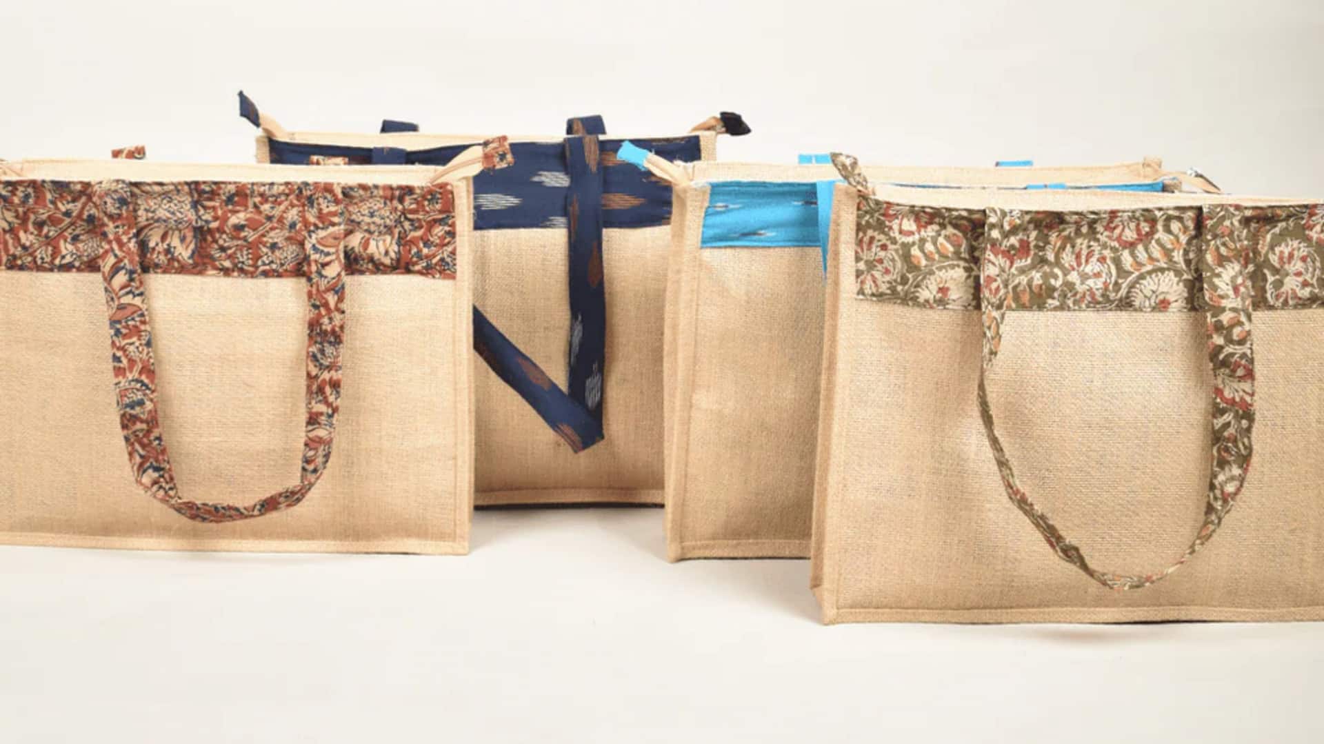 Tas rami mempercantik fesyen musim semi India yang berkelanjutan