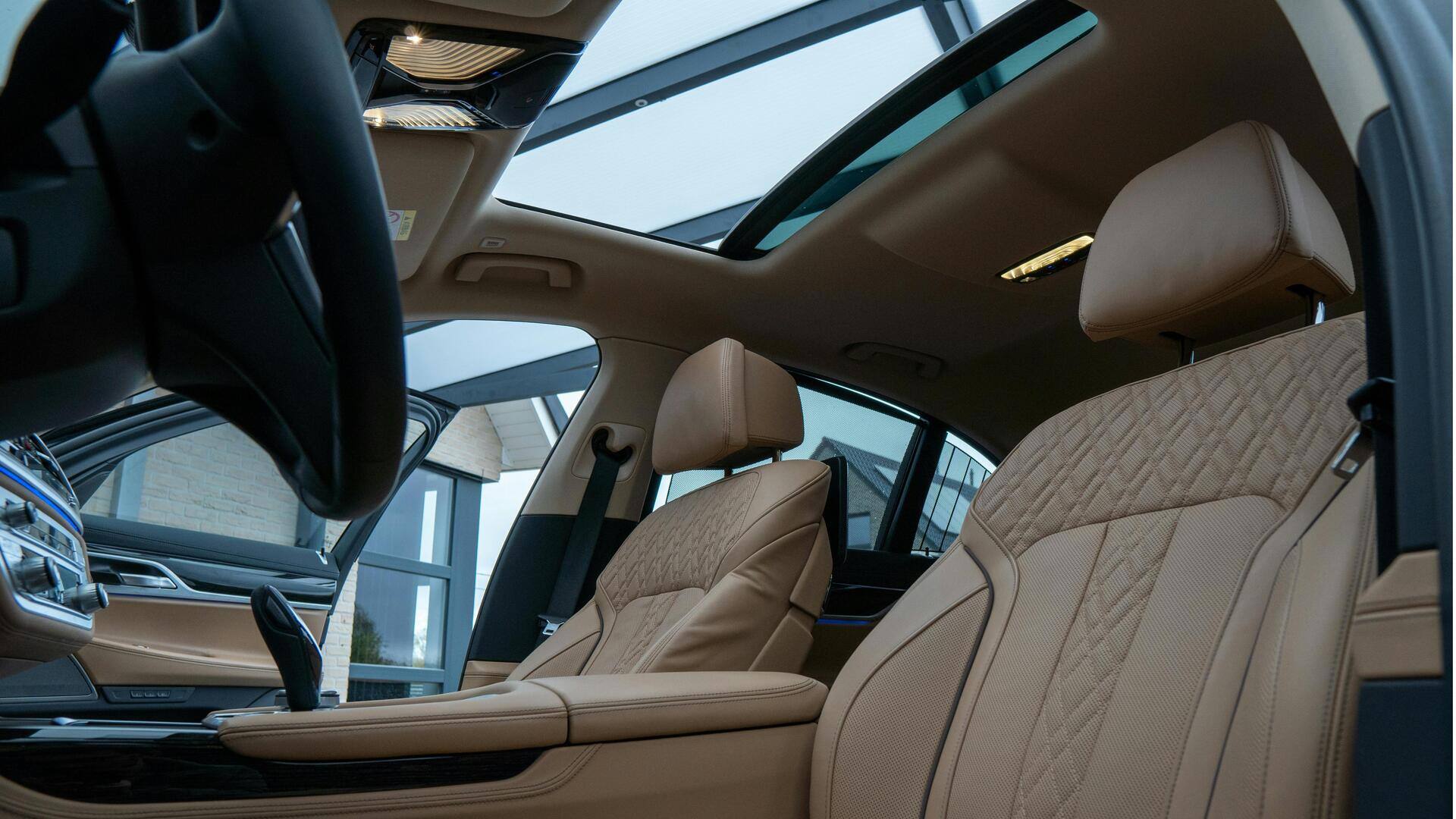 Manfaat Tersembunyi Sunroof Mobil yang Tak Terduga