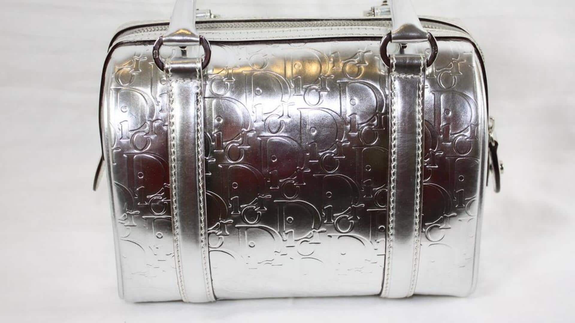 Tas metalik untuk musim perayaan