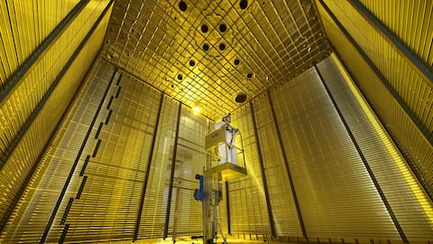 Lima Fakta Menarik tentang Neutrino yang Melintasi Bumi setiap Hari