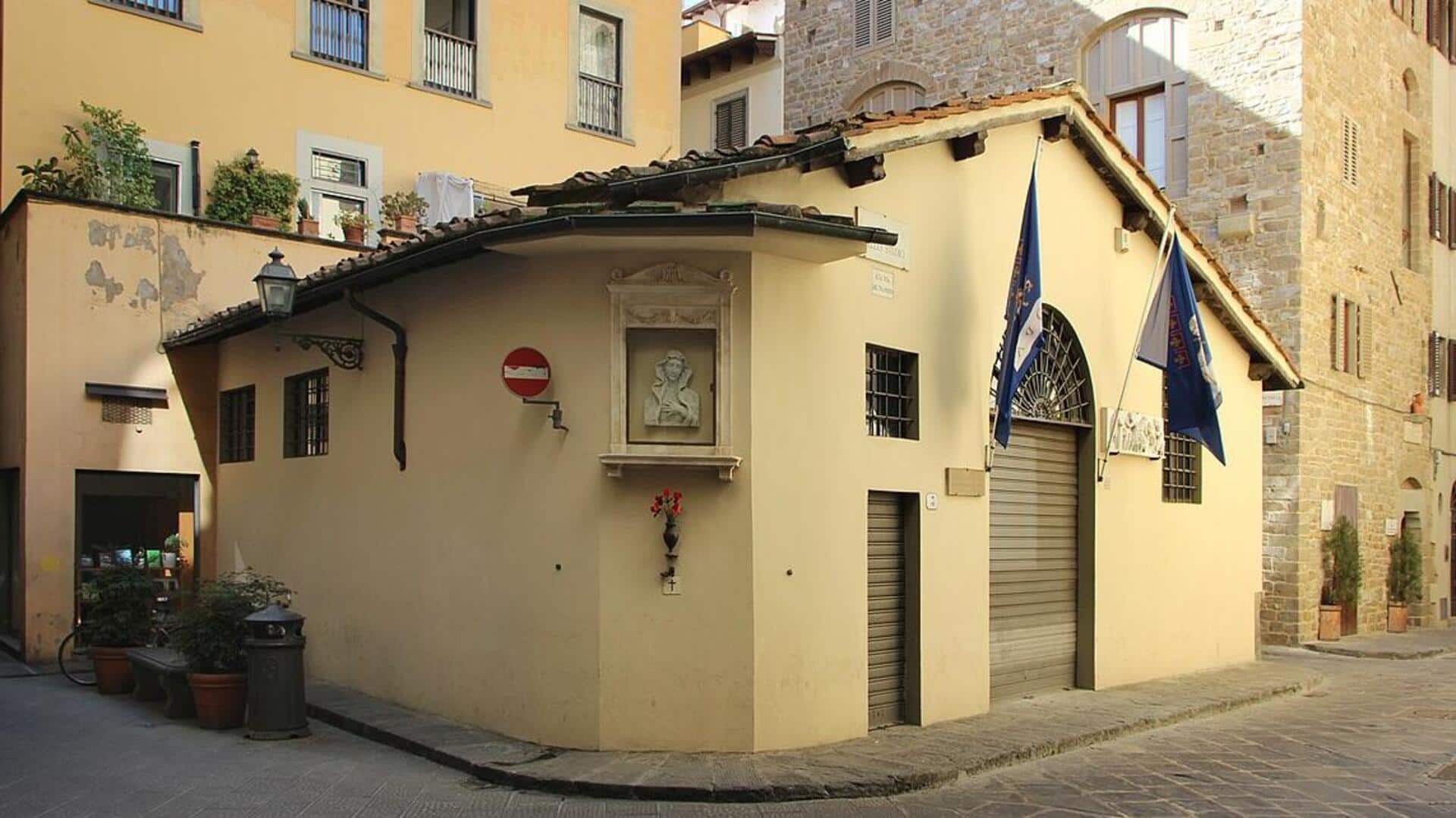 Menemukan Lorong Bersejarah Florence yang Tersembunyi Menemukan Lorong Bersejarah Florence yang Tersembunyi