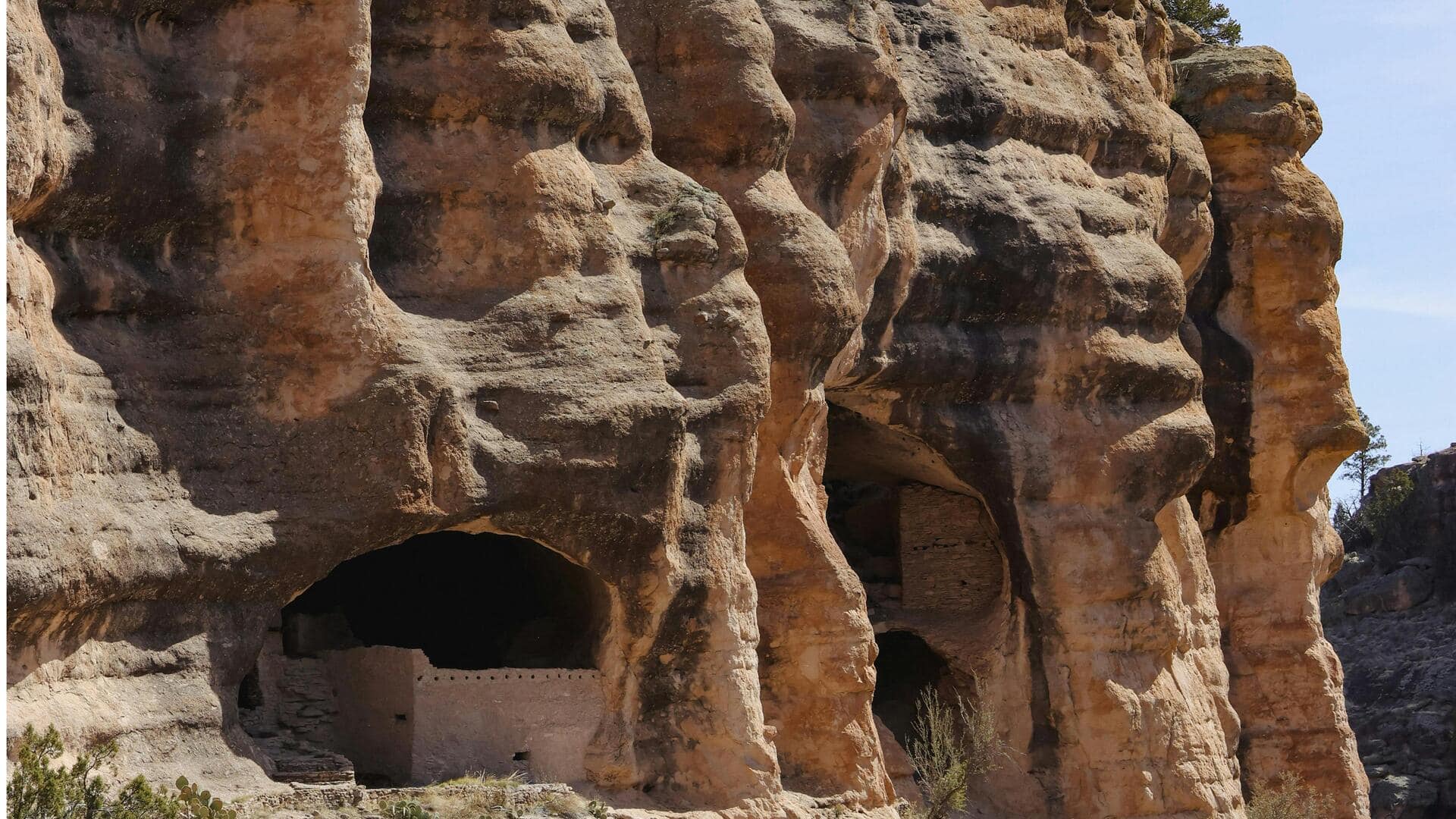 Menjelajahi Keajaiban Gila Cliff Dwellings, New Mexico, AS