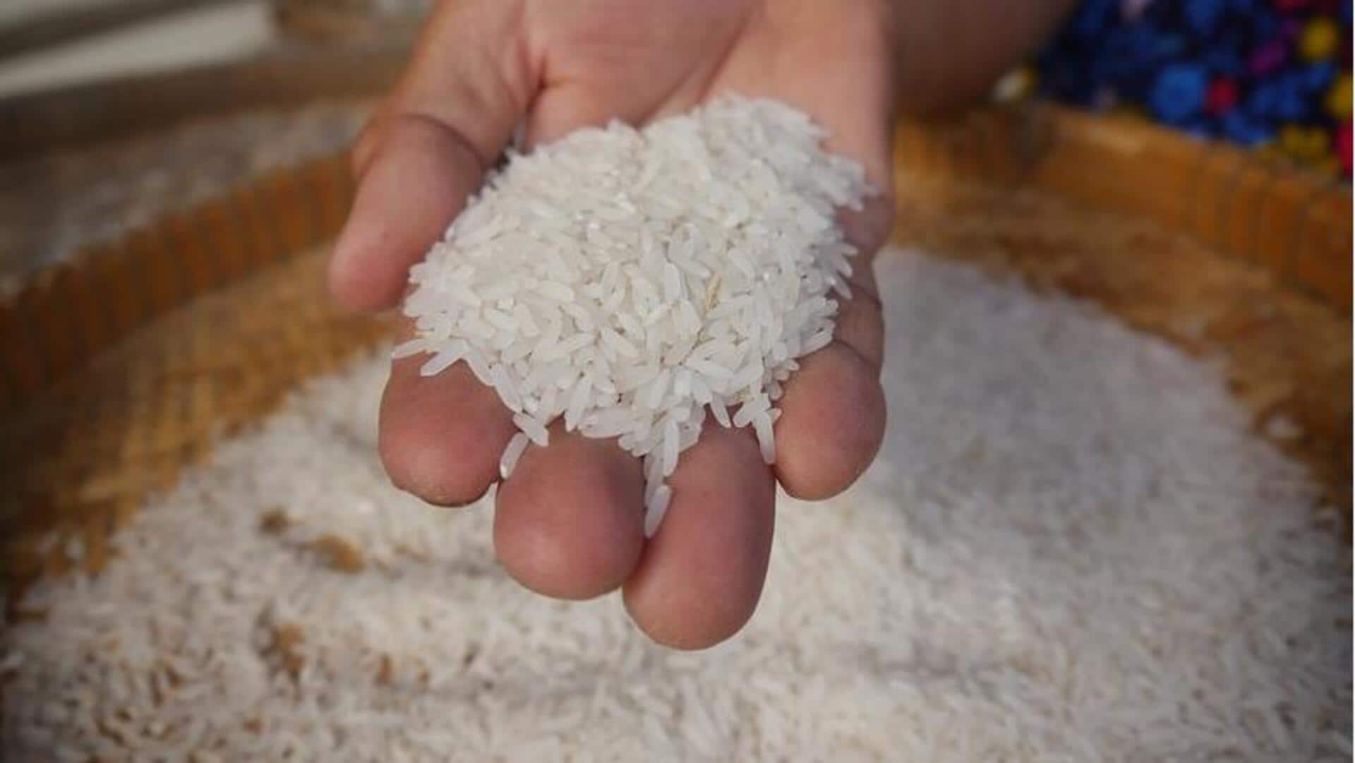 Cara efektif menggunakan beras untuk menyelamatkan ponsel yang terendam air