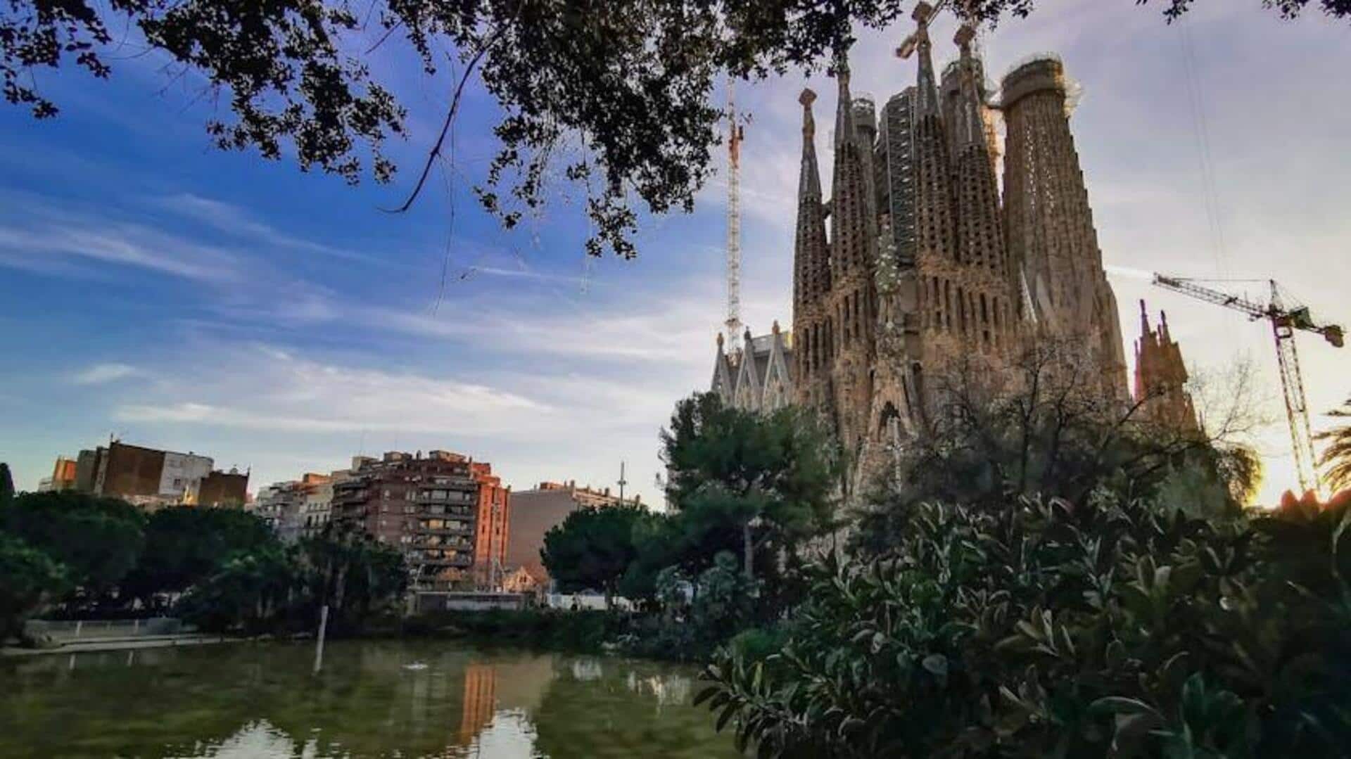 Keajaiban Arsitektur Barcelona: Tur Karya Gaudi