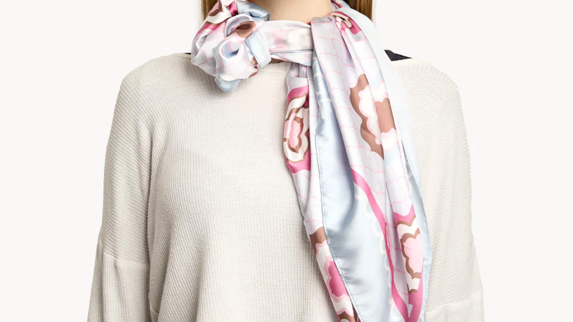 Gaya elegan dengan syal ringan musim semi