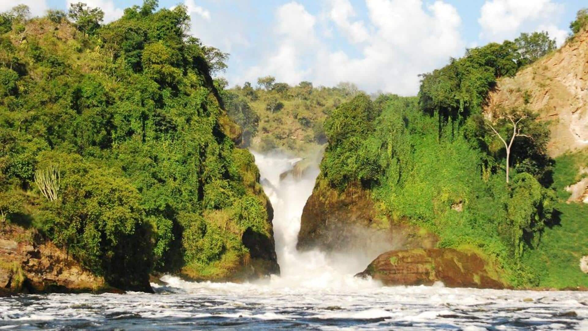 Menjelajahi keajaiban Taman Nasional Murchison Falls, Uganda