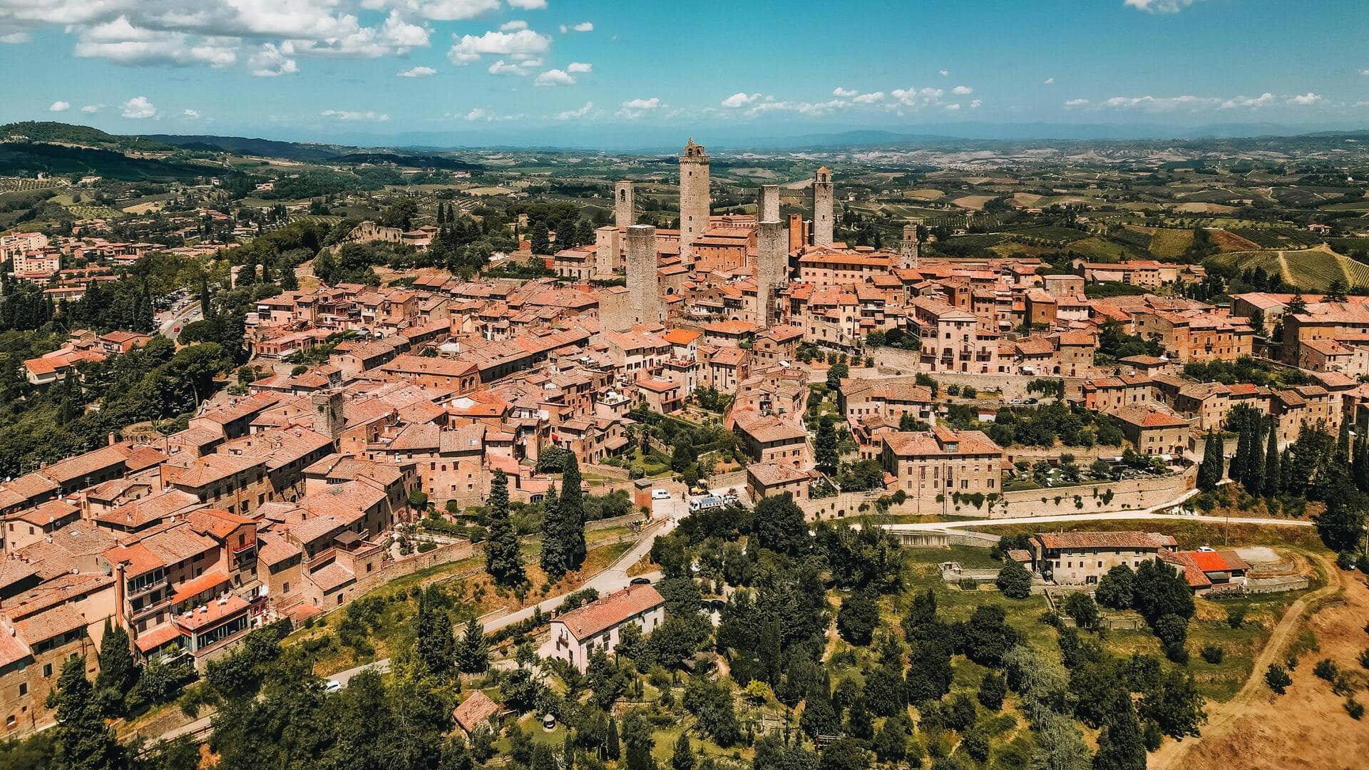 Kota Bukit Menawan di Italia: Lima Tempat Indah untuk Dikunjungi