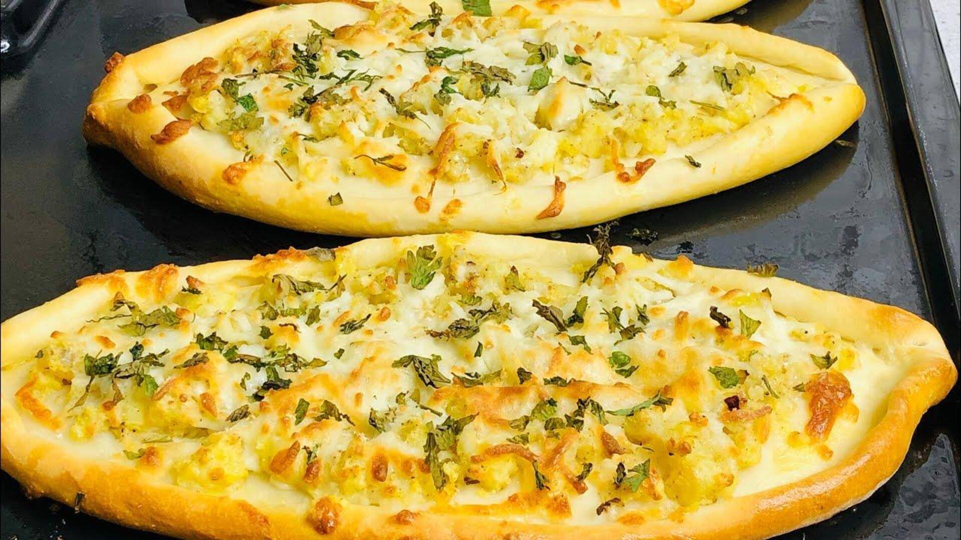 Pide Ala Turki-India Dengan Tambahan Kentang Masala: Resep Lengkap