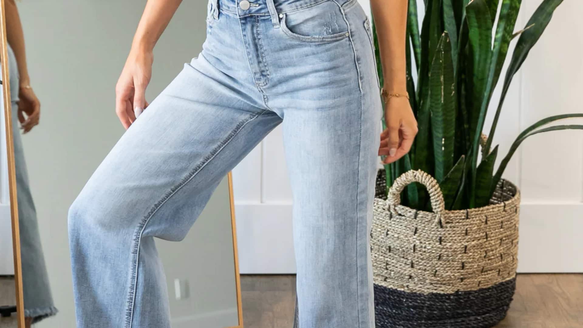 Lima gaya denim Fray-Hem untuk musim dingin India modern