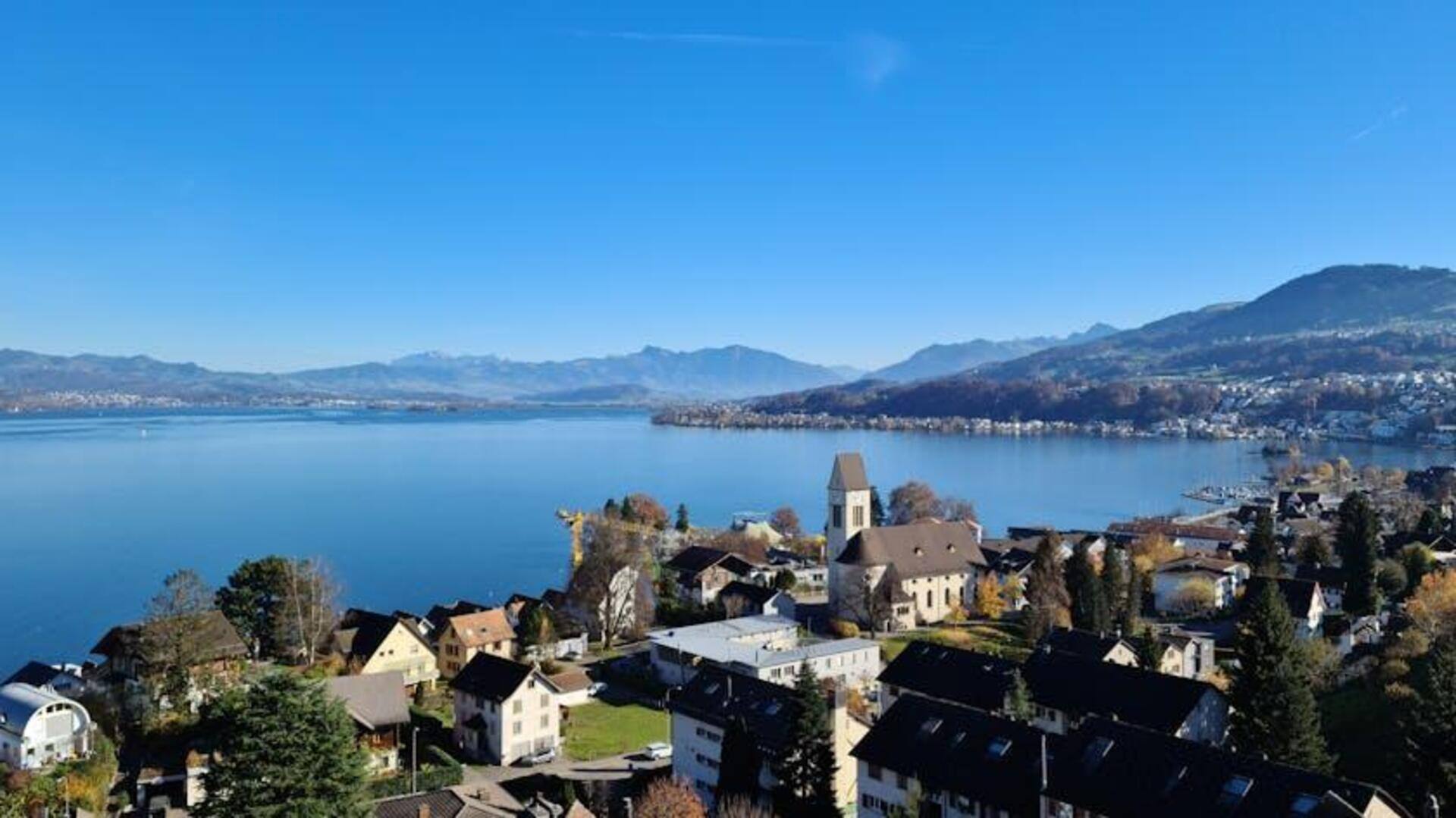 Menikmati Keindahan Danau dan Pegunungan Zurich