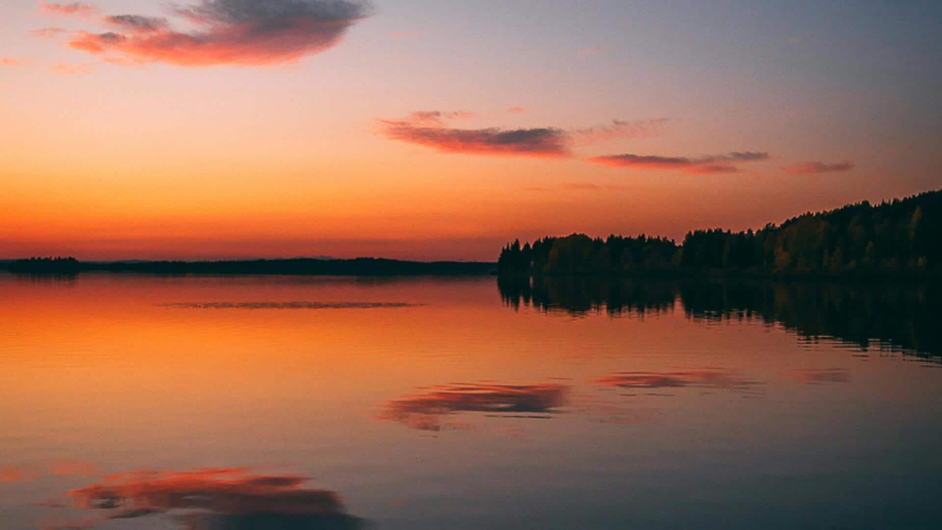 Menikmati Keindahan Danau Storvindeln, Swedia