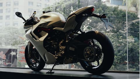 Fitur Keselamatan Inovatif di Motor Mewah