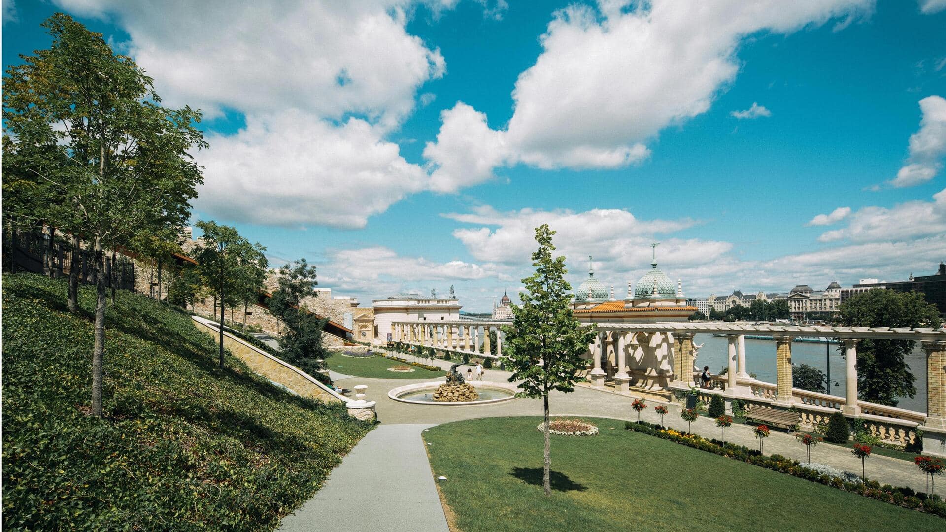 Kebun Raya Tersembunyi di Budapest yang Wajib Dikunjungi