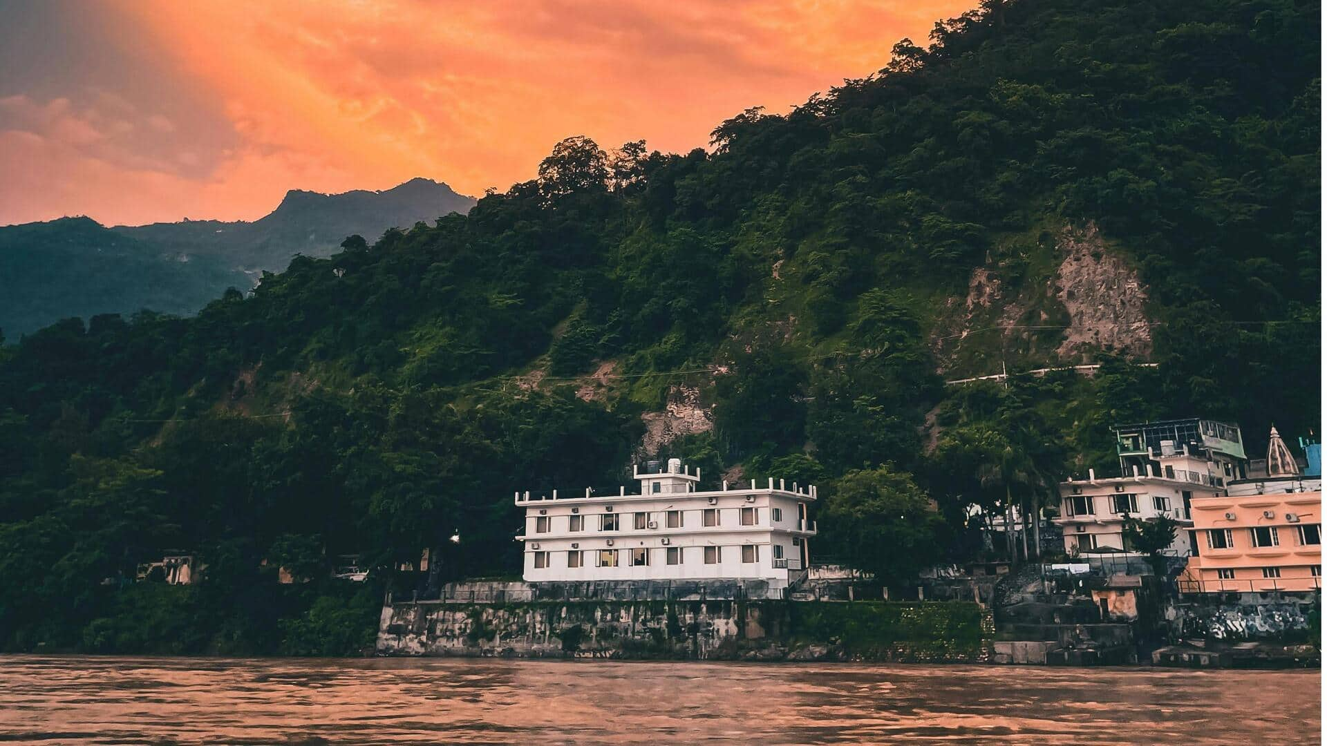 Menjelajahi Keindahan Rishikesh, India