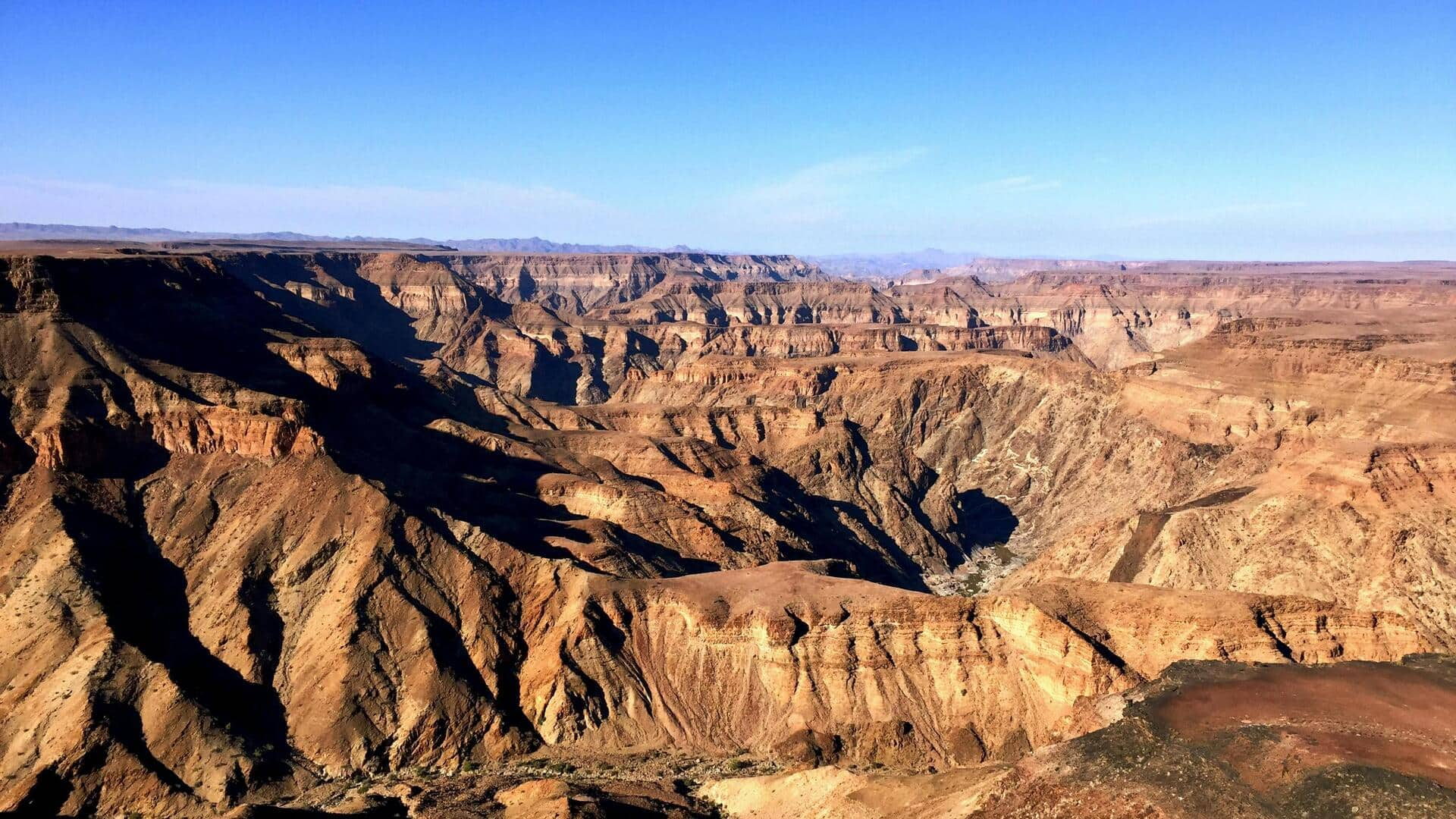 Menjelajahi Keindahan Fish River Canyon, Namibia