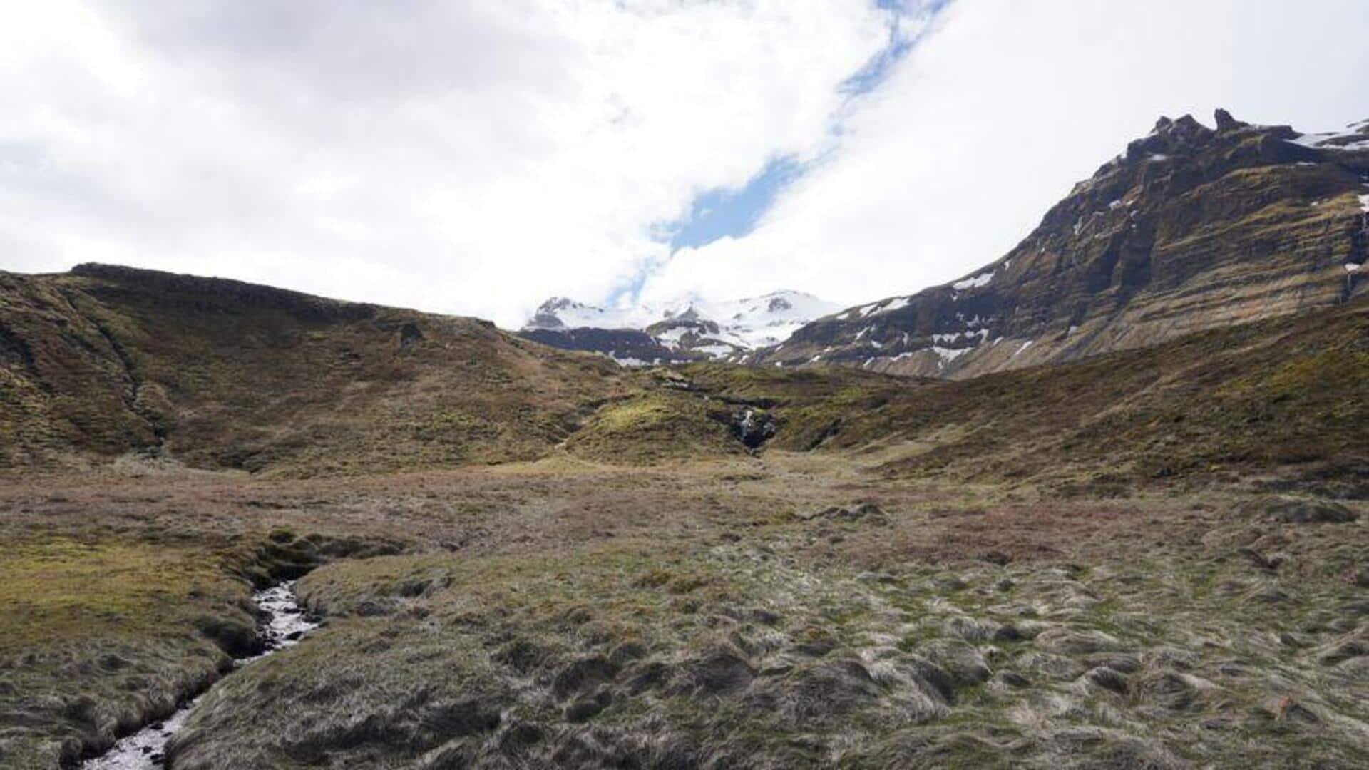 Menjajal Jalur Hiking di Cagar Alam Islandia