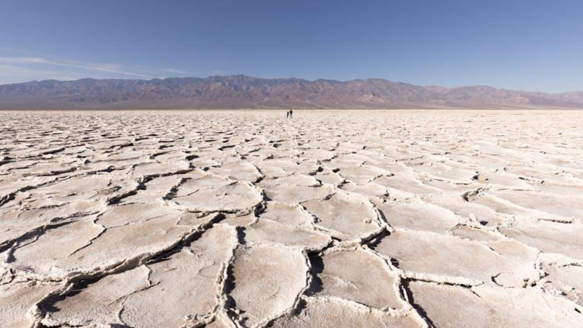 Menjelajahi Keindahan Dataran Garam Badwater Basin, Death Valley, AS