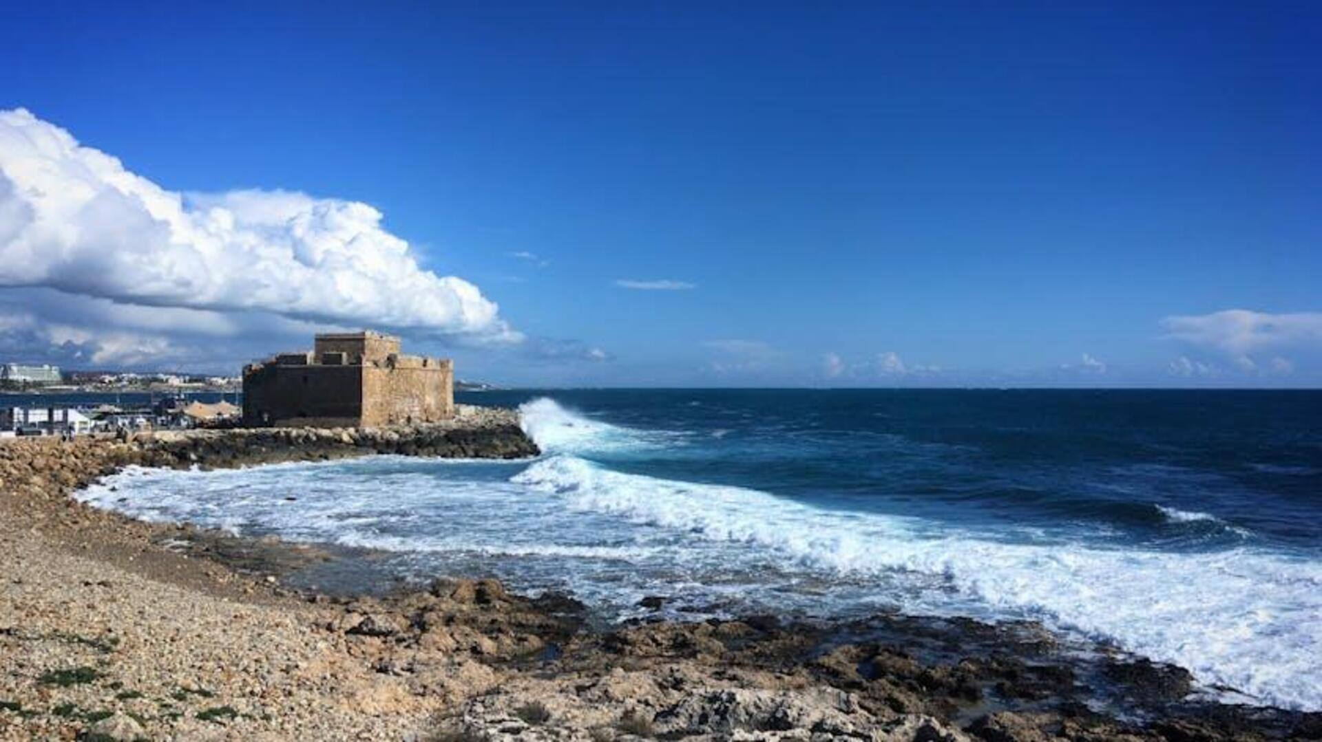 Lima Teluk Rahasia untuk Berenang di Siprus Selatan