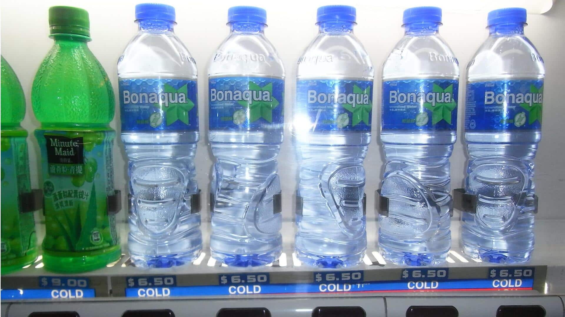 Menghias dapur dengan botol daur ulang