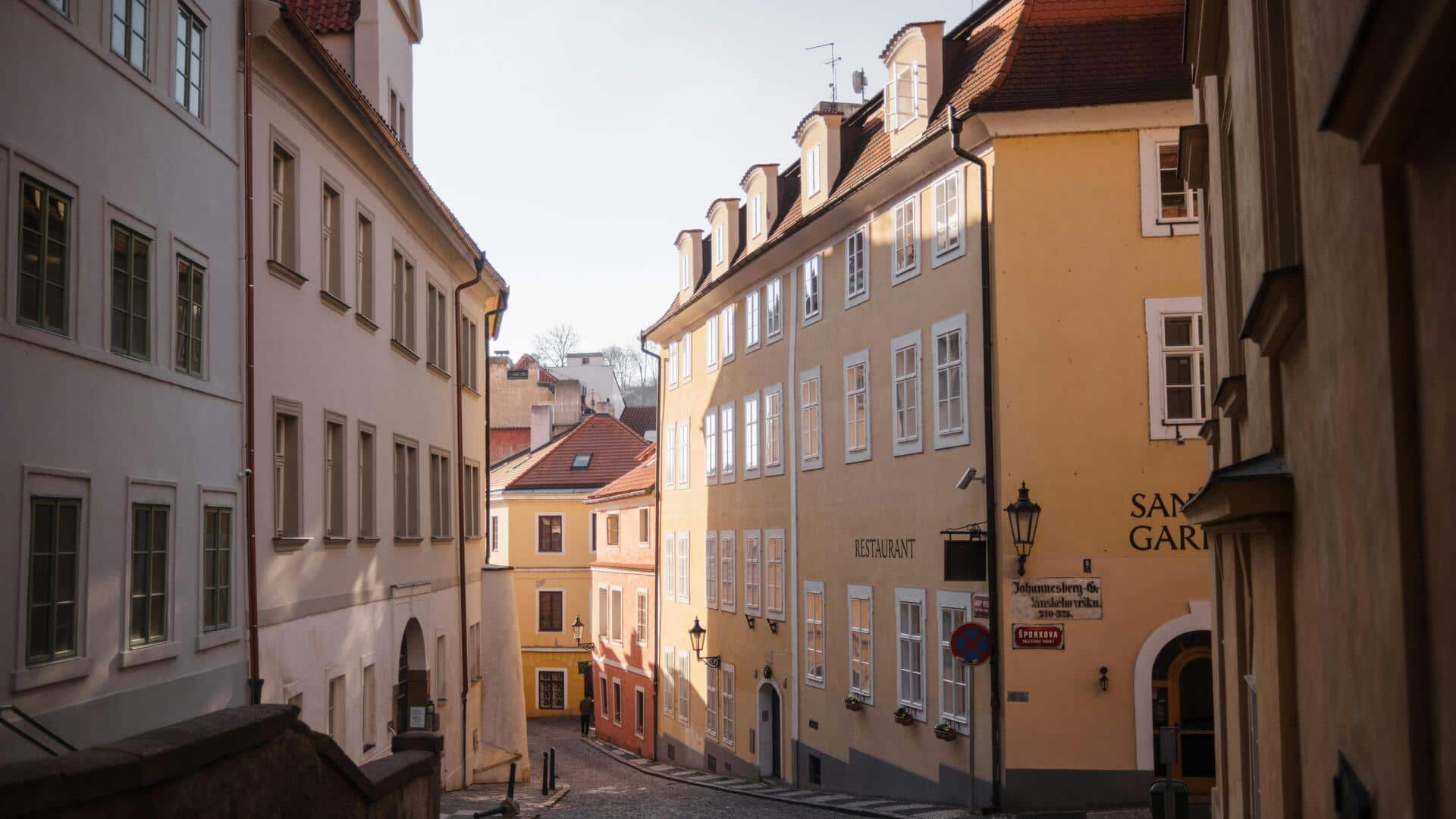 Menjelajahi Pesona Gang Tersembunyi di Praha