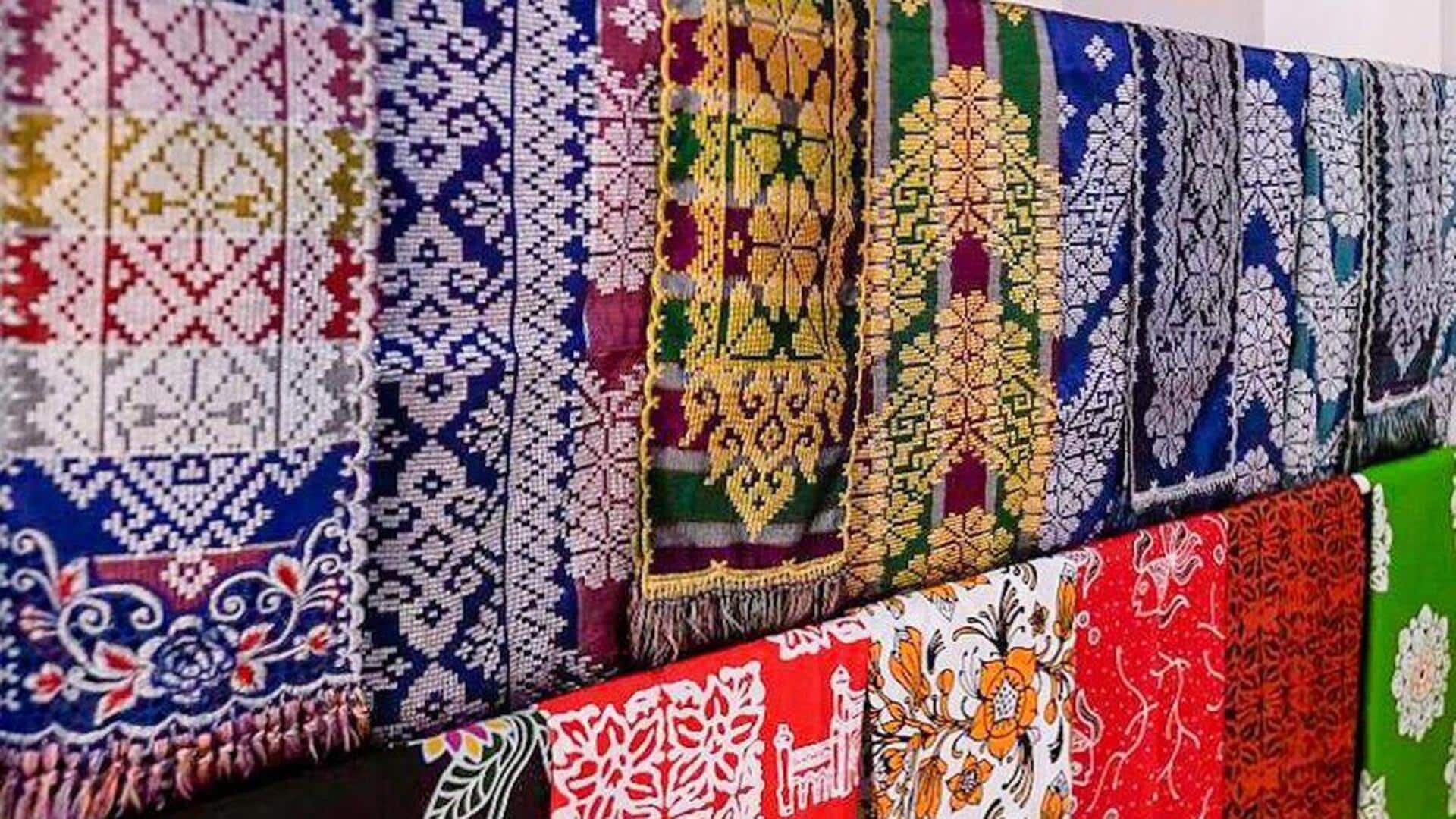 Pola ikat tenun tangan yang wajib dicoba