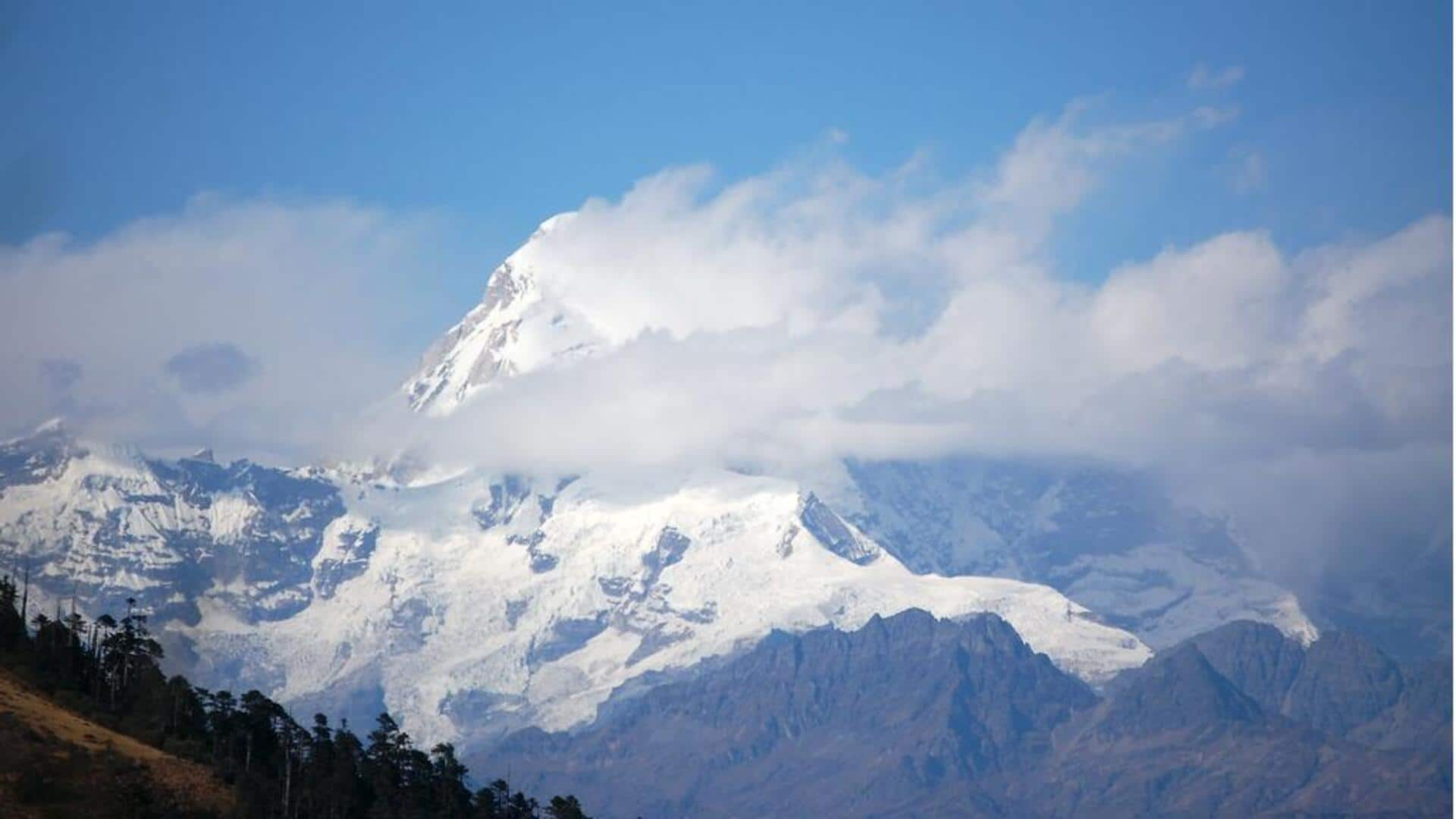 Menjelajahi Jalur Jomolhari di Bhutan