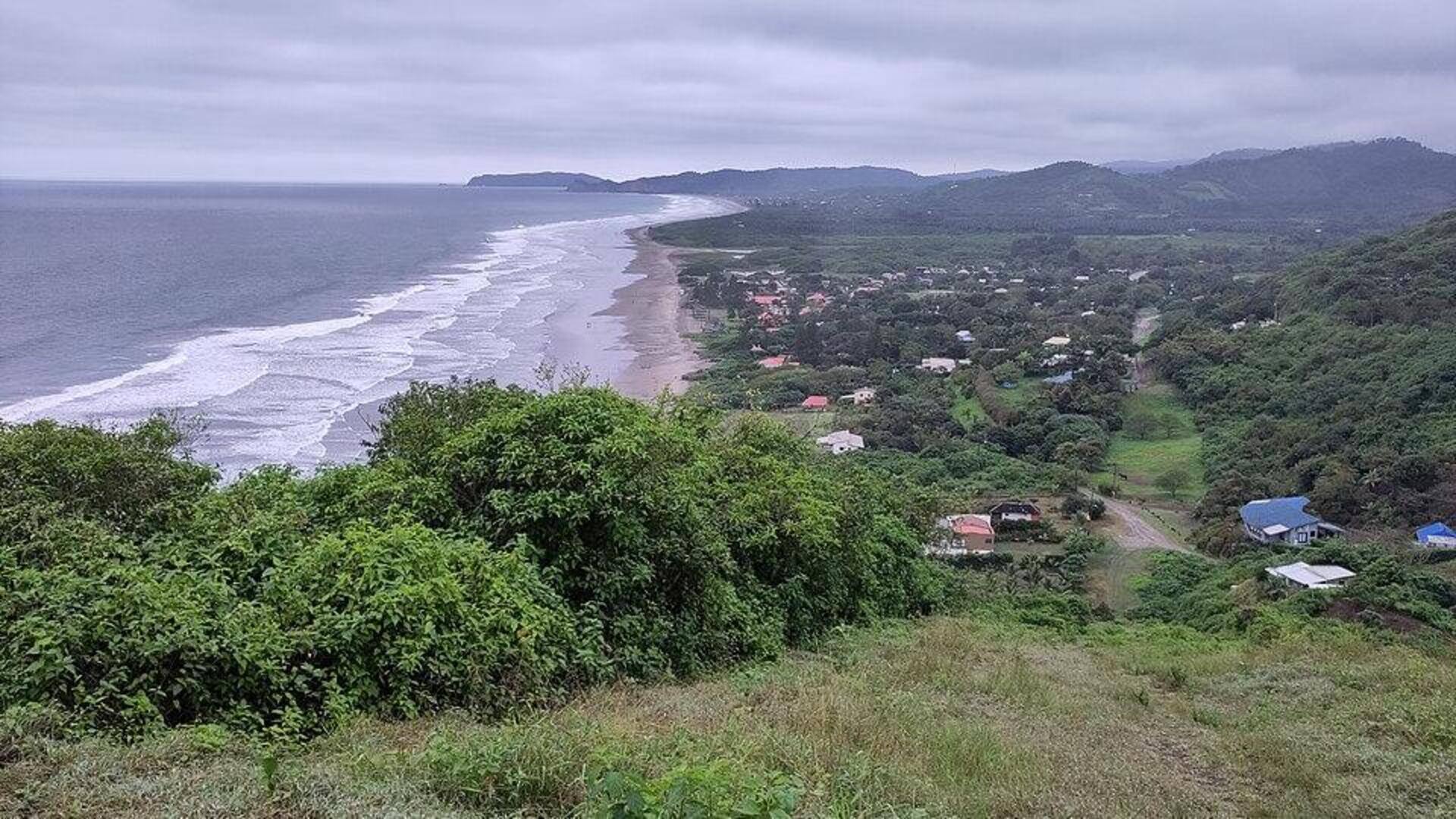 Tempat Selancar Rahasia di Ekuador yang Layak Dijelajahi