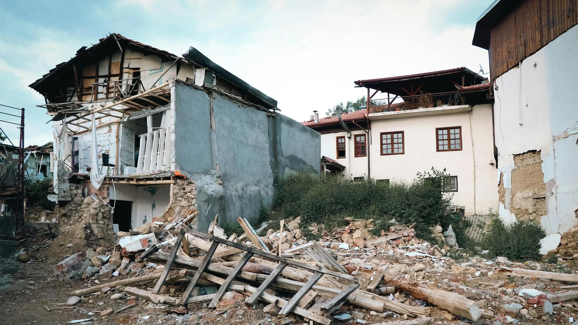 Lima Fakta Mengejutkan tentang Jaringan Sensor Nirkabel untuk Deteksi Gempa