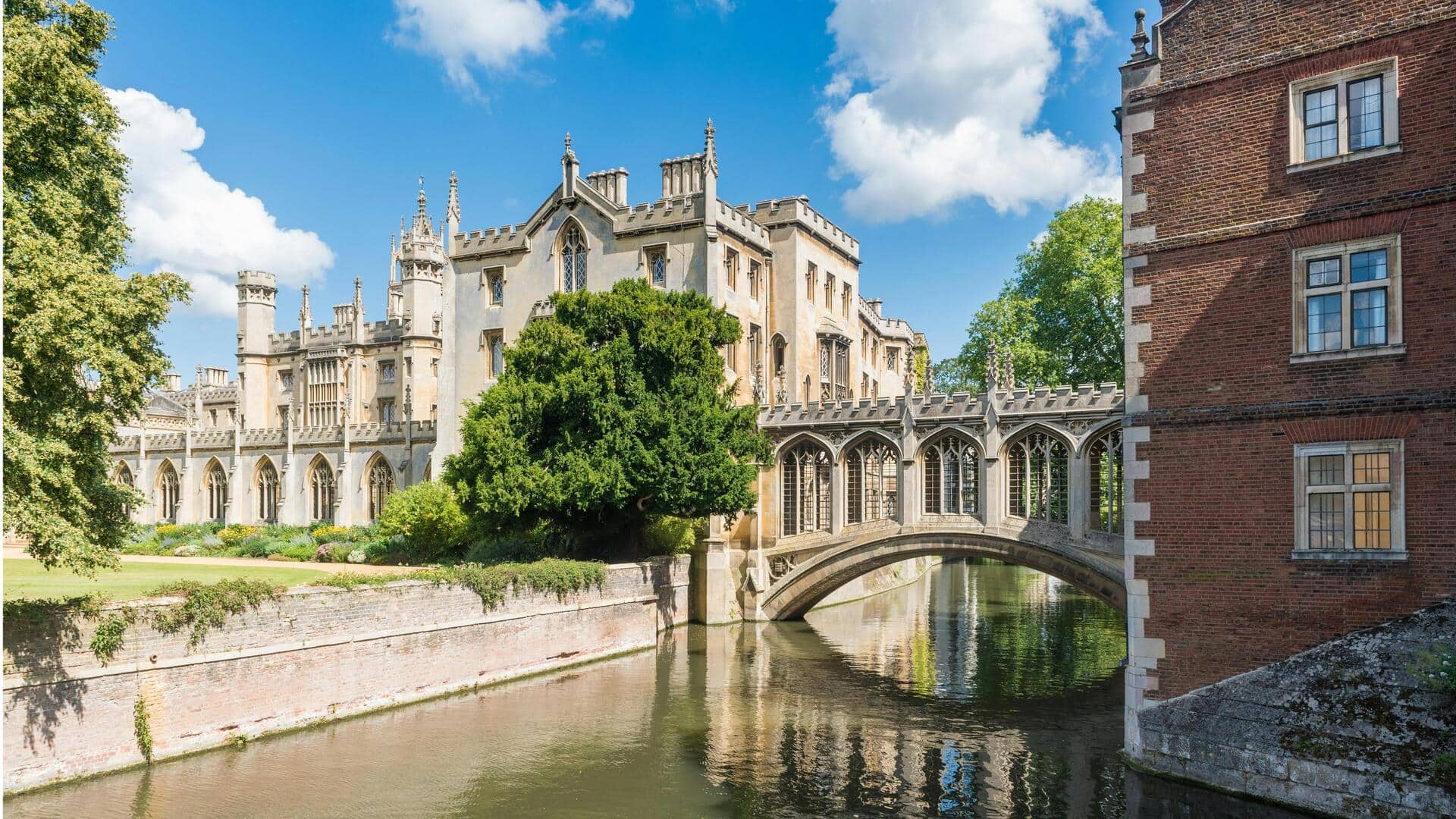 Menjelajahi Jalan Berbatu Cambridge yang Bersejarah Menjelajahi Jalan Berbatu Cambridge yang Bersejarah