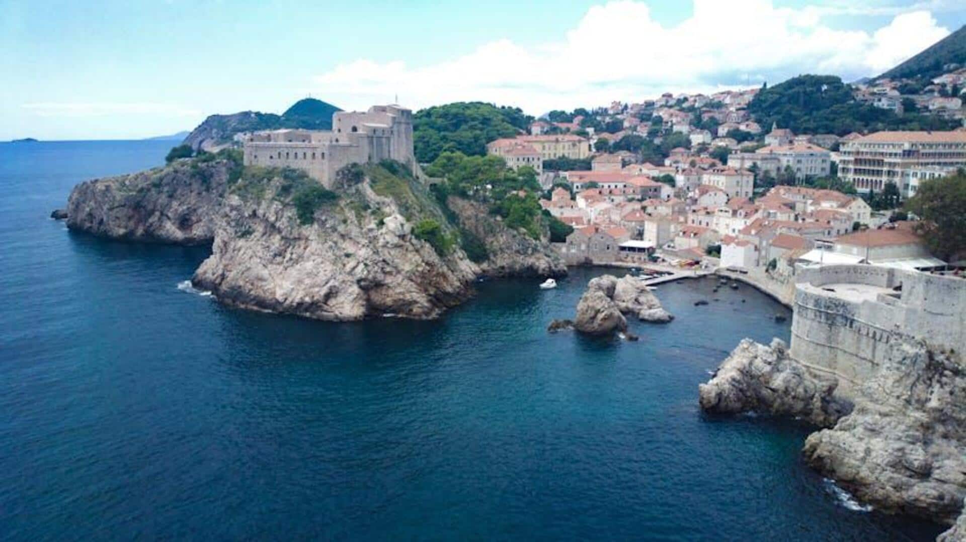 Benteng Lovrijenac di Dubrovnik: Menjelajahi Sejarah Tepi Laut Kroasia