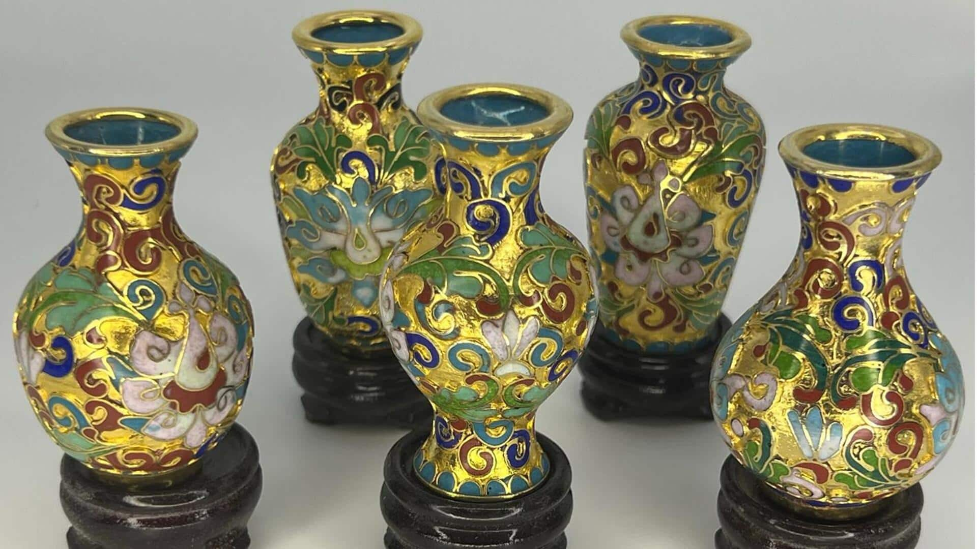 Keanggunan Seni Enamel Cloisonne Victoria