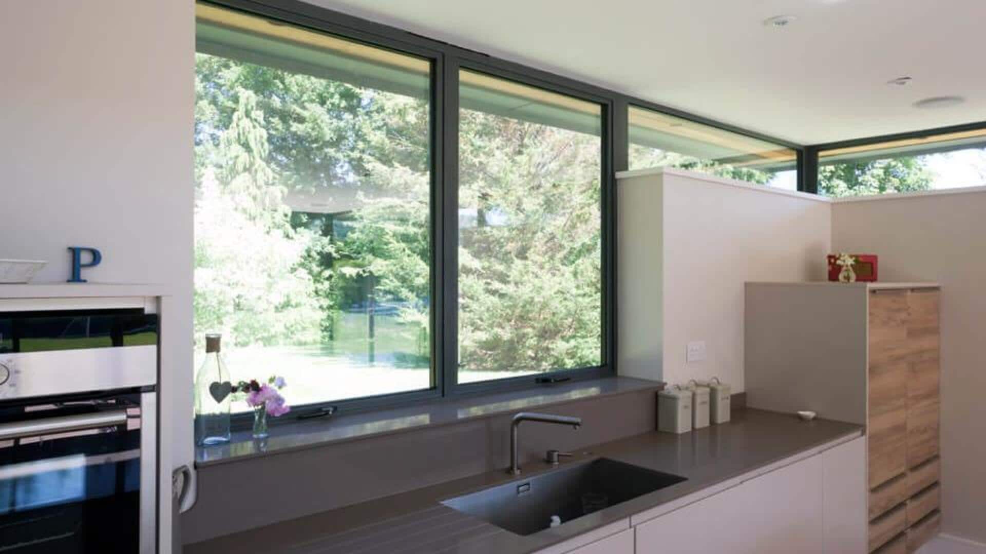 Perawatan jendela pintar untuk dapur: Meningkatkan cahaya dan efisiensi