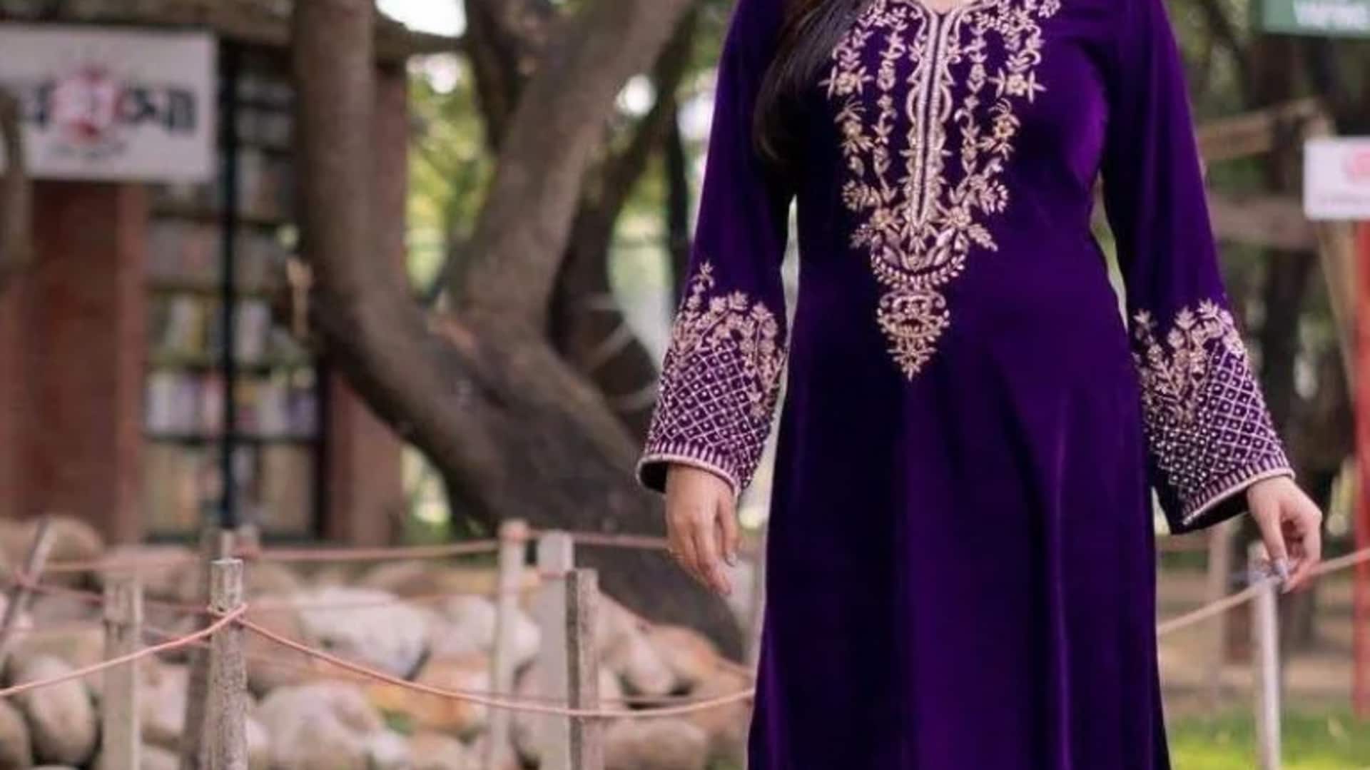 Gaya kurti beludru untuk musim dingin