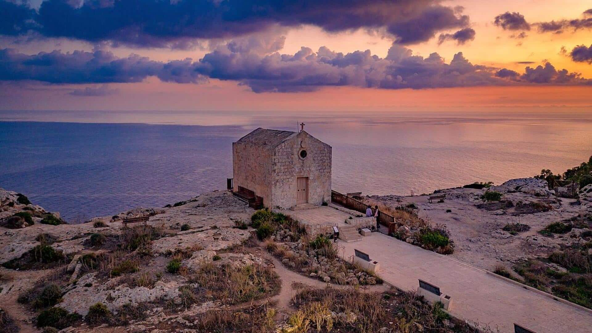 Hiking di Rute-Rute Terpencil Malta