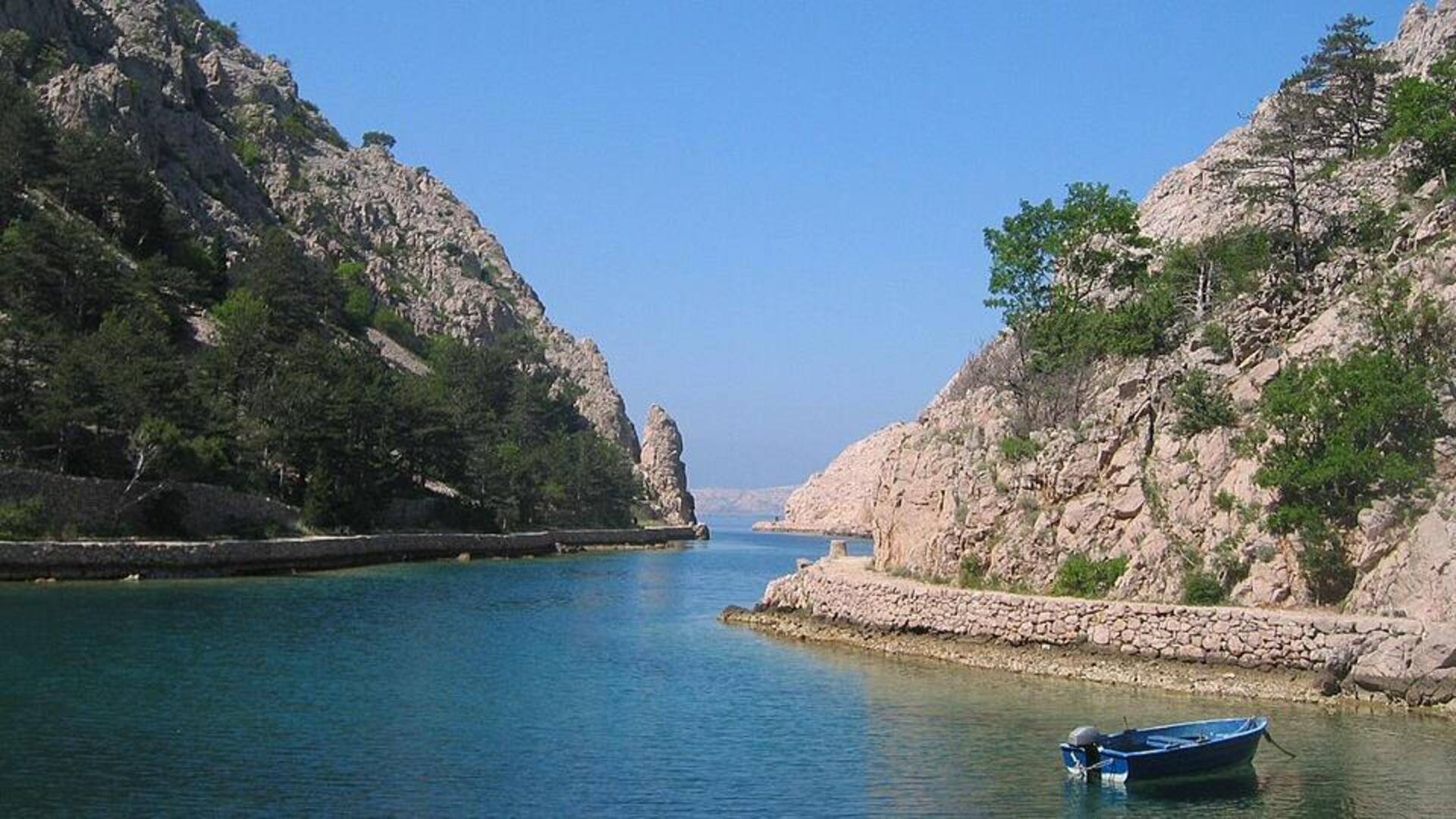 Temukan Teluk Tersembunyi di Kroasia untuk Aktivitas Berenang yang Tenang