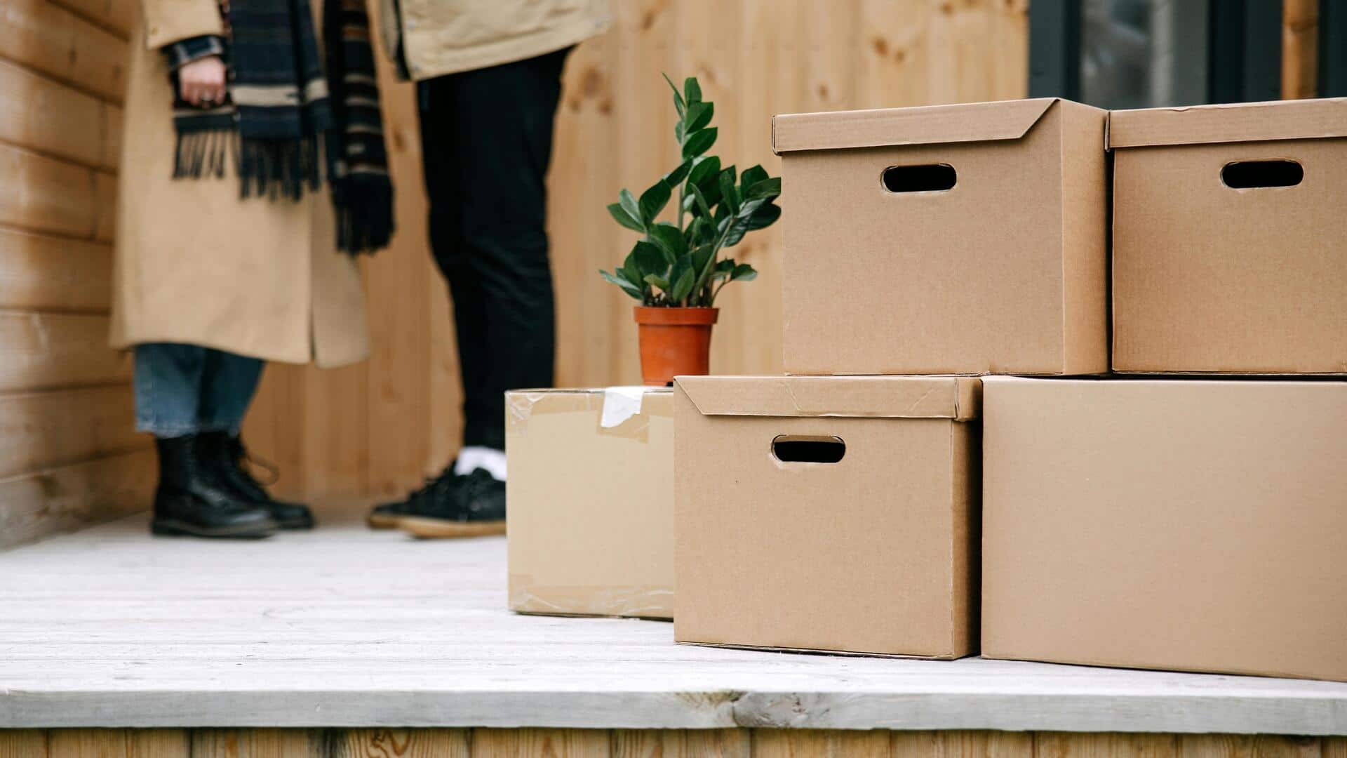 Penggunaan kardus untuk mengorganisir aksesori sehari-hari