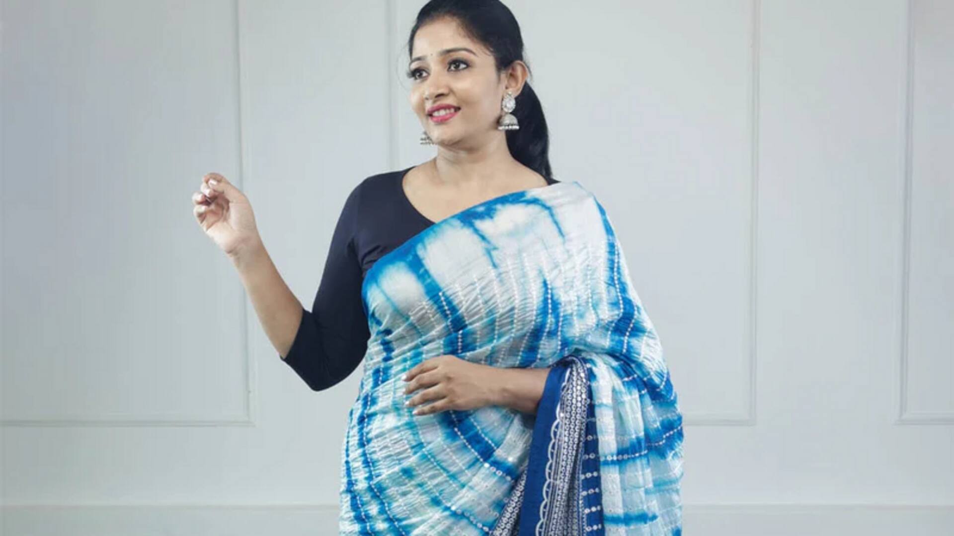 Cara unik memadukan Tie-Dye untuk pakaian musim India