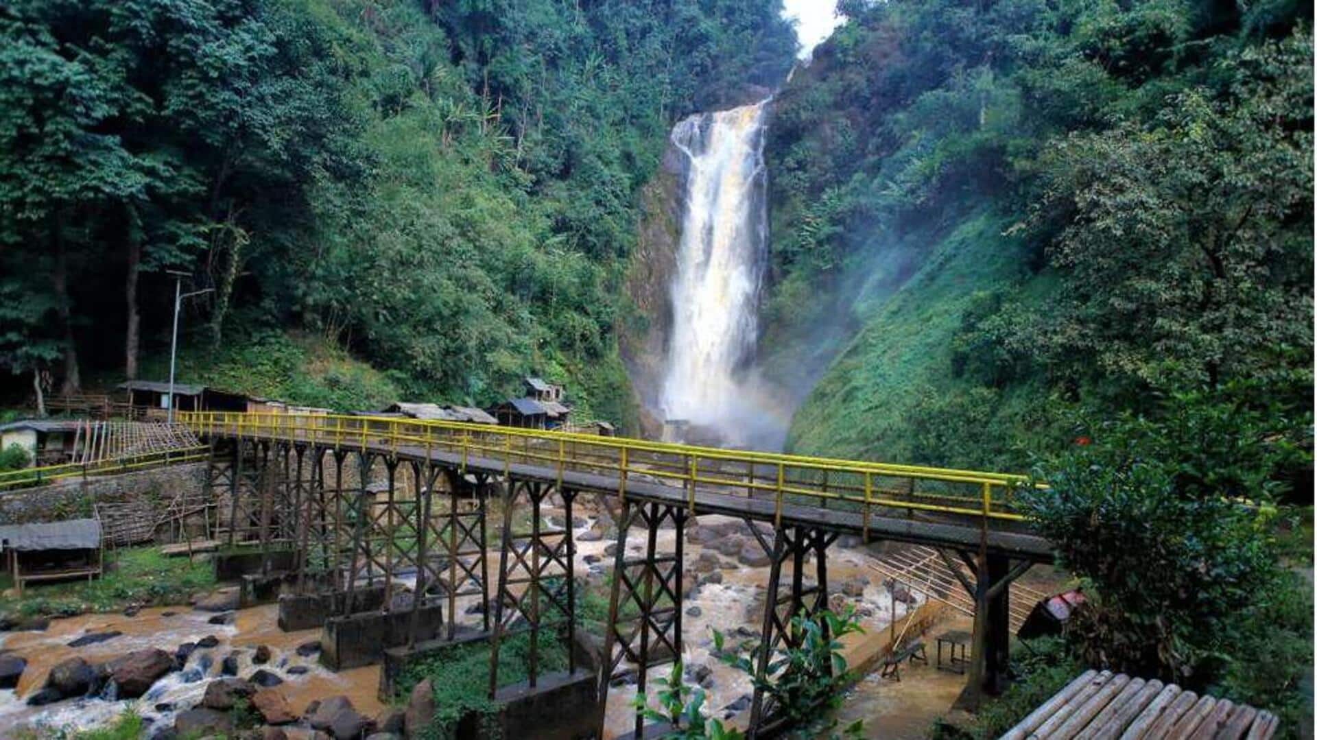 Menjelajahi Sederet Air Terjun yang Menakjubkan di Sumatra