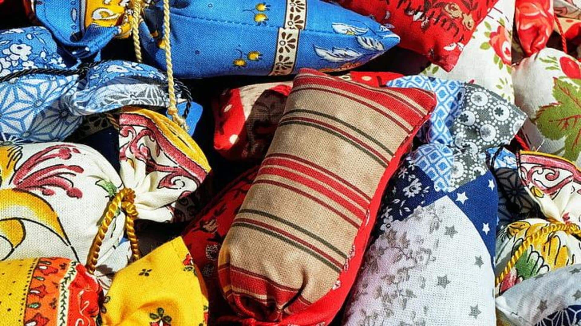Ubah sarung bantal lama menjadi tas belanja bergaya