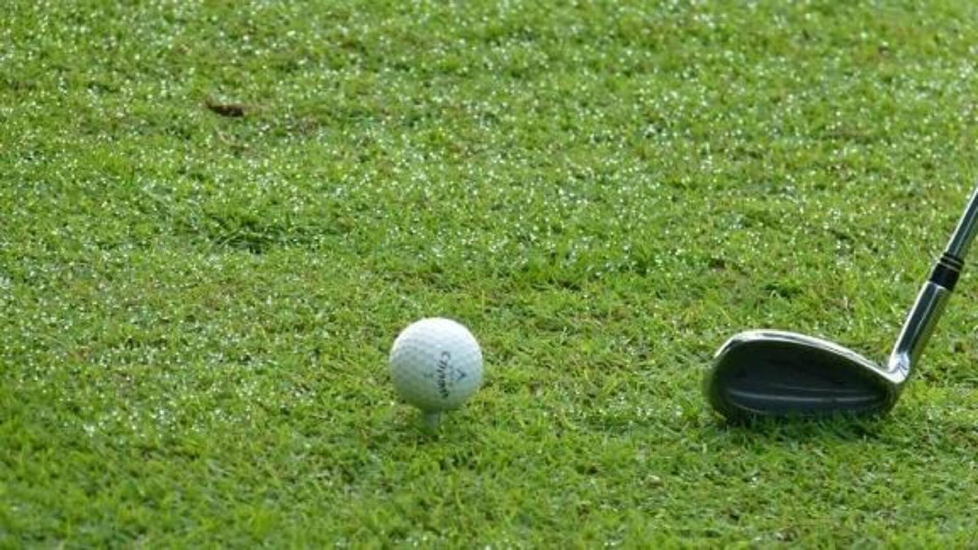 Mengapa lubang golf memiliki bentuk yang berbeda?