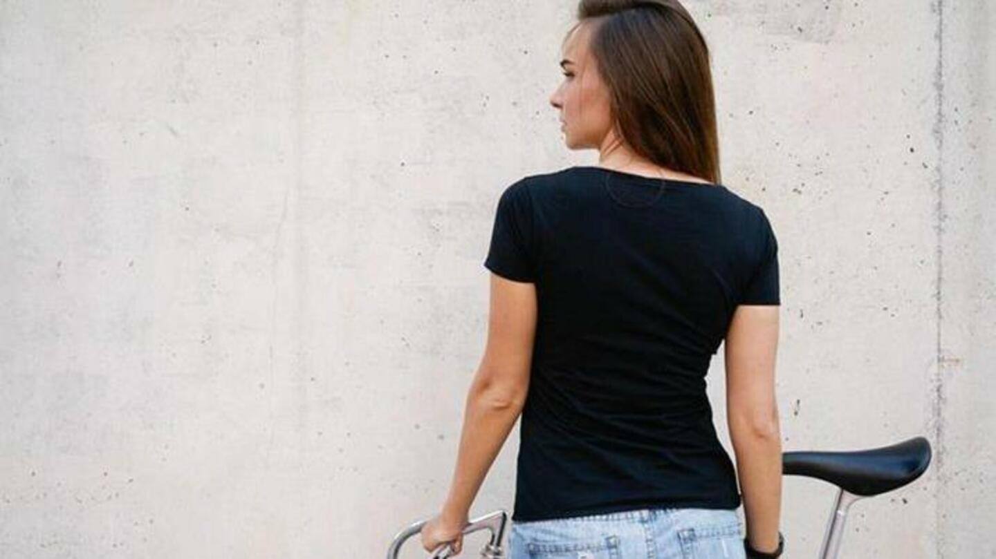 Lima cara luar biasa untuk menata kaus hitam