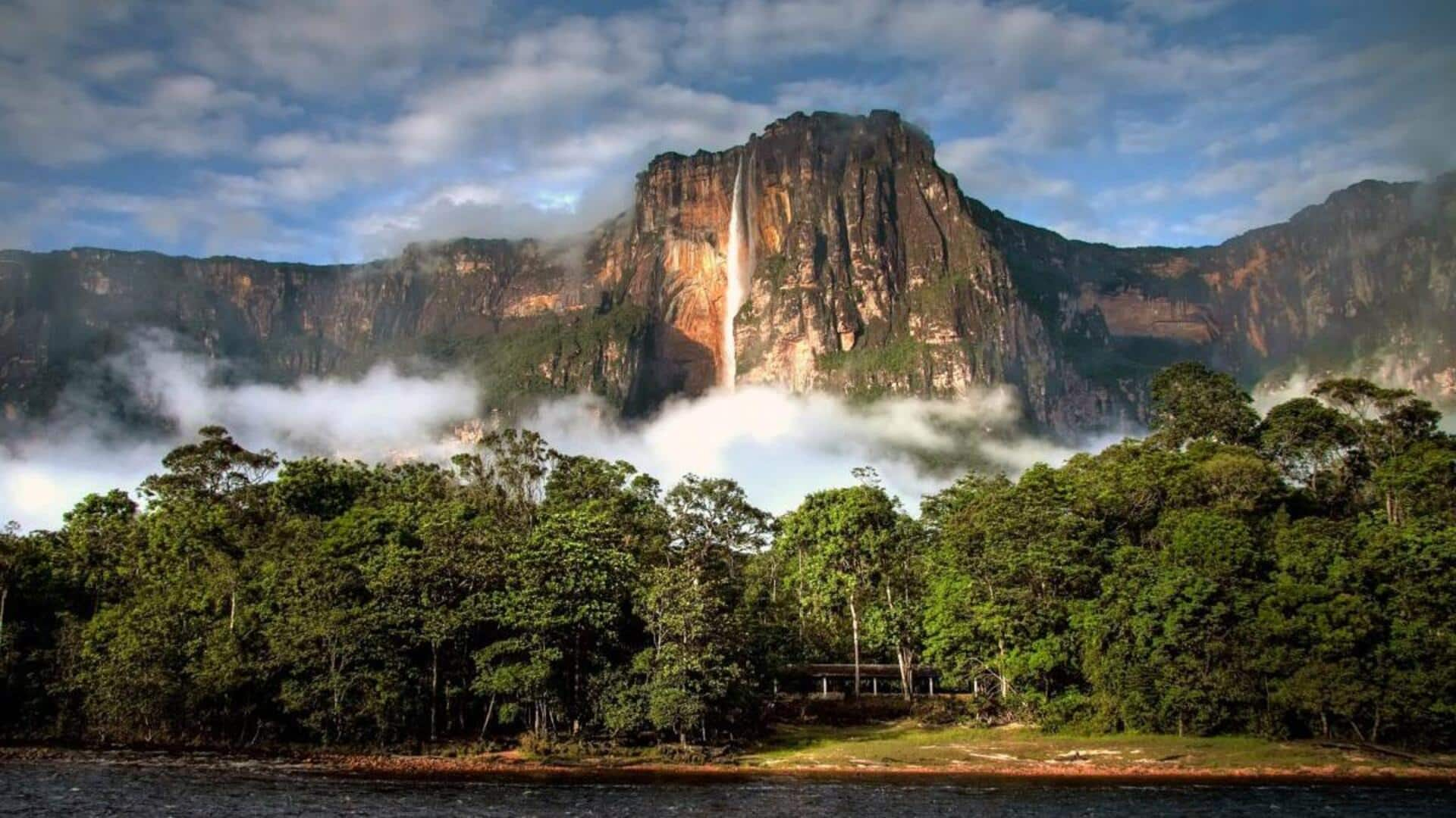 Menjelajahi Keindahan Air Terjun Angel, Venezuela